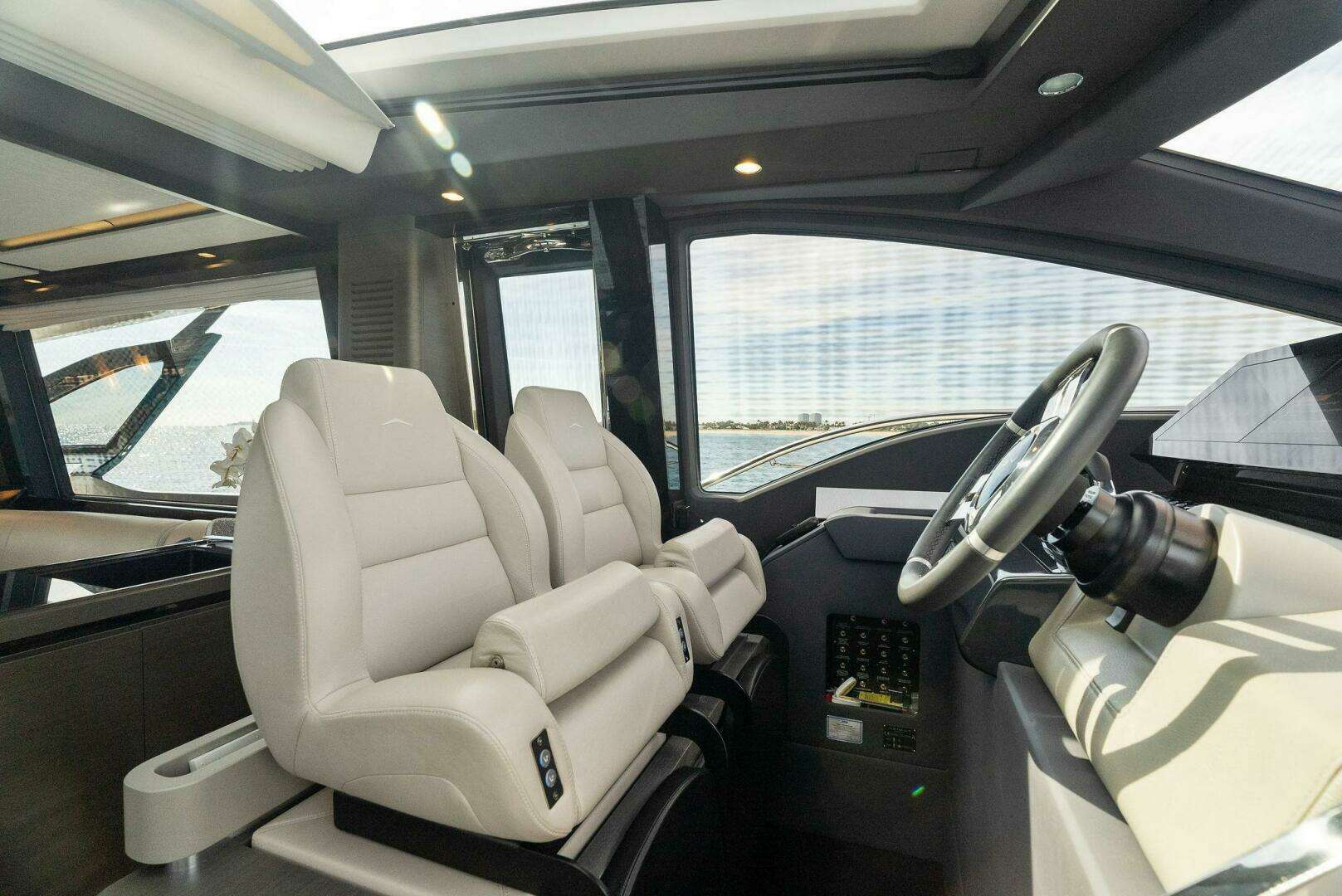 2022 Azimut S8 - Image 25