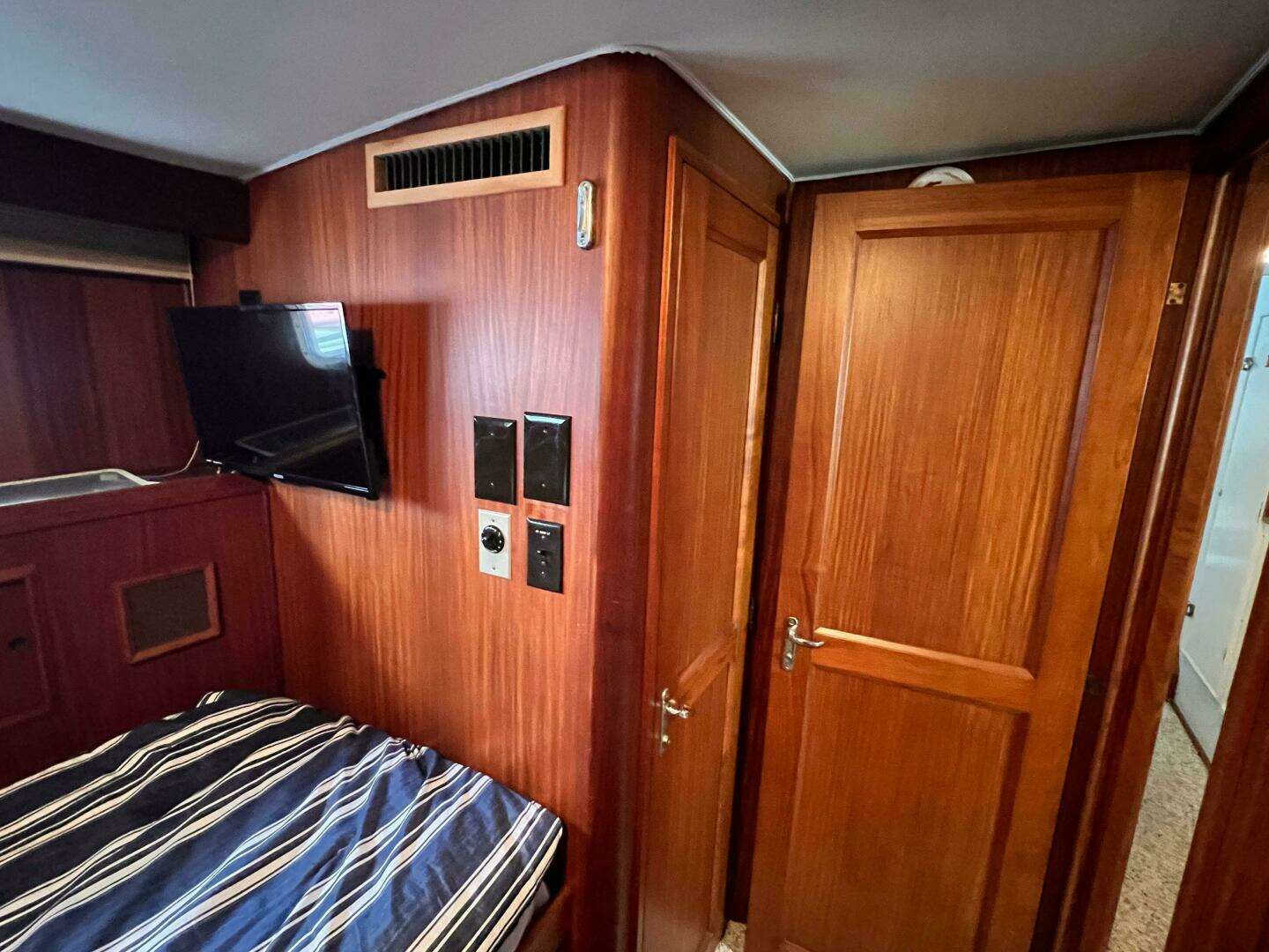 1980 Hatteras 58 MY - Image 45