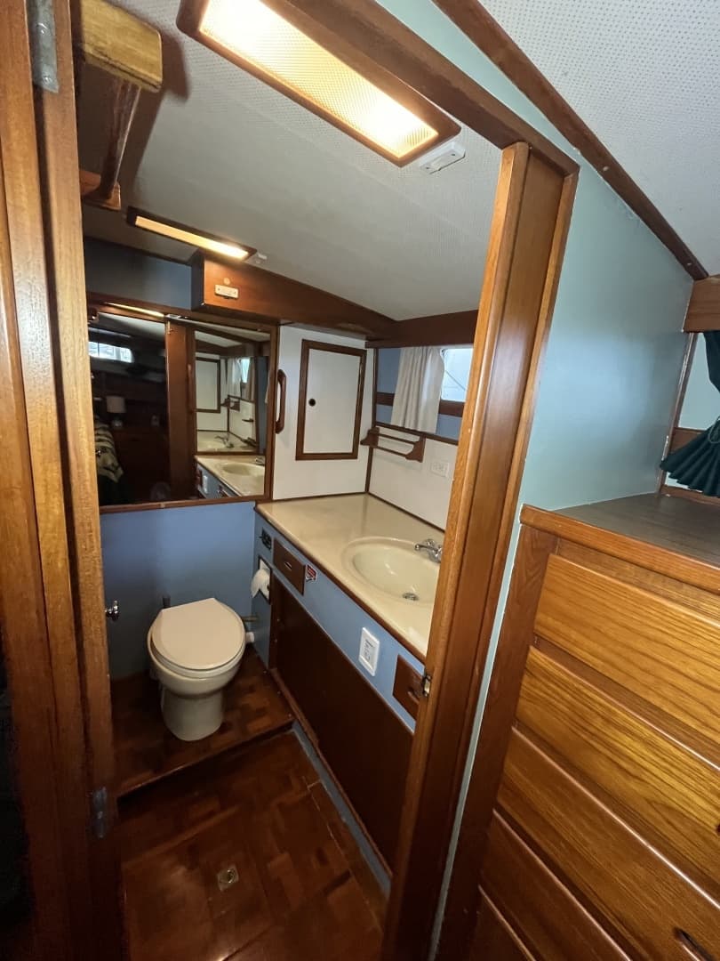 1987 Grand Banks 49 Motor Yacht - Image 41
