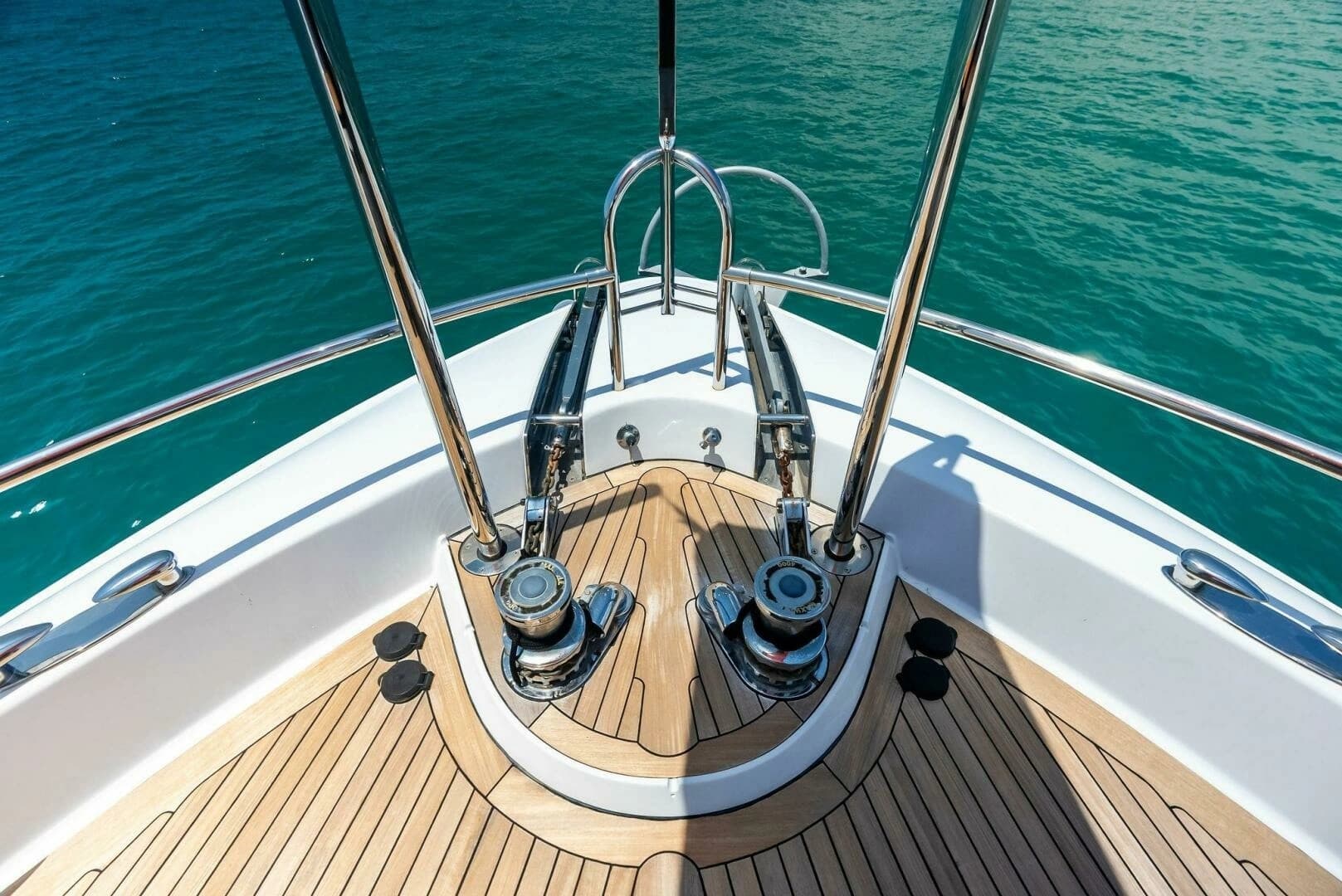 2006 Lazzara Yachts 84 Skylounge - Image 14