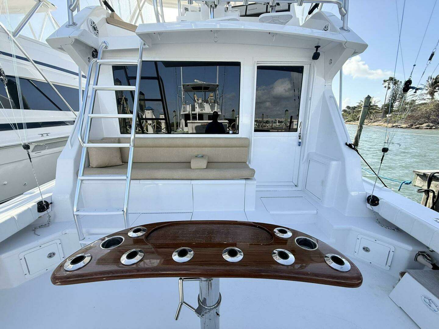 1992 Viking 50 Convertible - Image 2