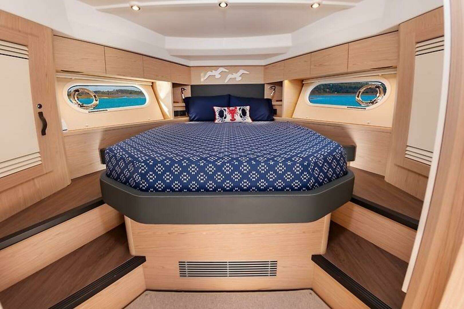 2022 Beneteau Swift Trawler - Image 33