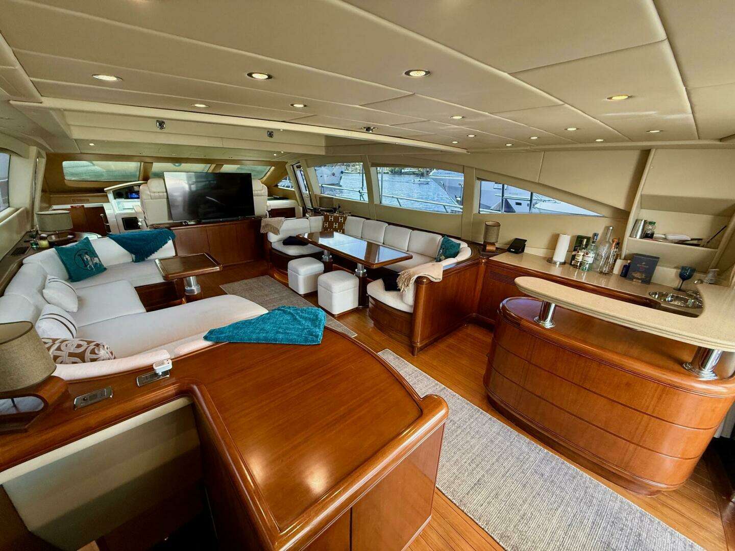 2005 Mangusta 92 - Image 4