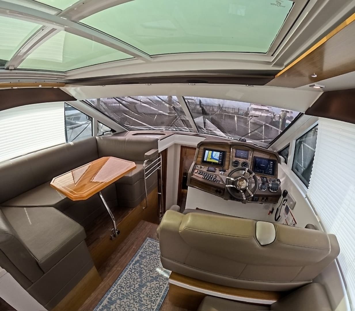 2016 Cruisers Yachts Cantius - Image 39