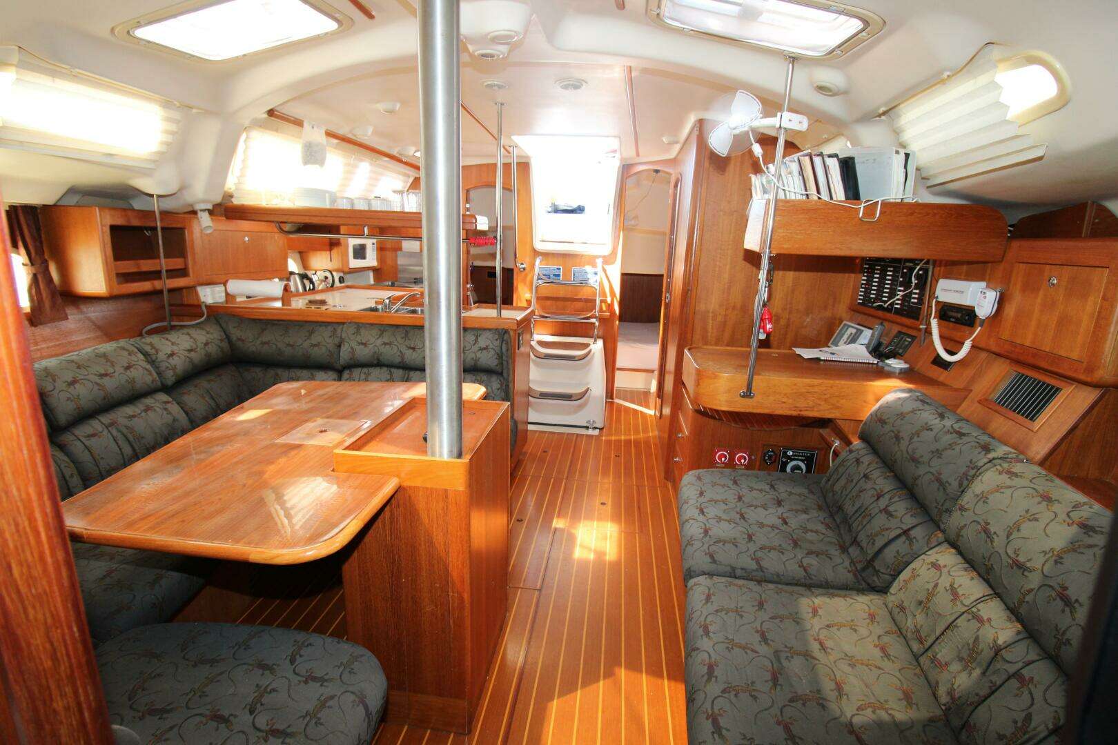 2002 Hunter 410 - Image 35