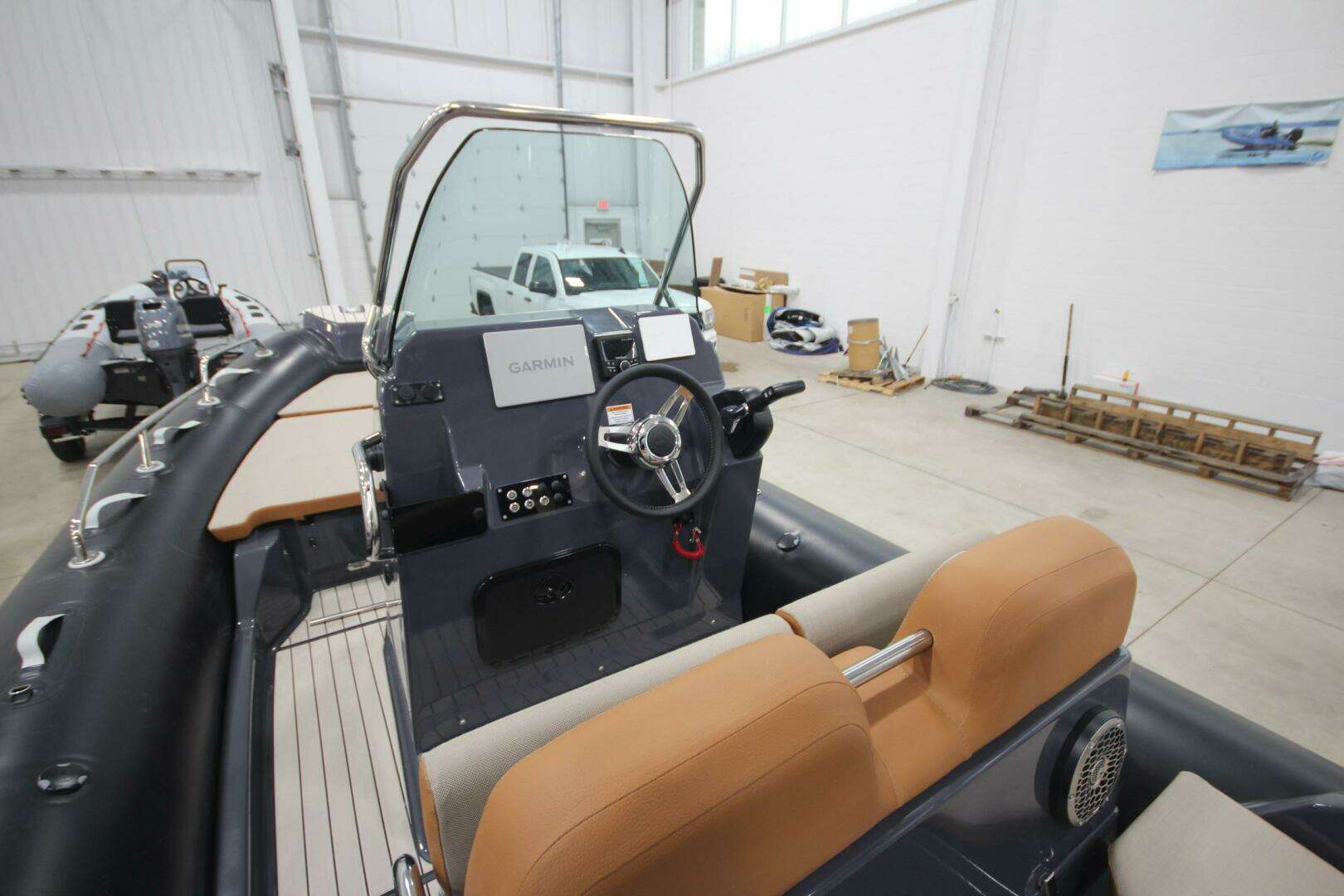 2024 Zodiac Medline 6.8 NEO - Image 12