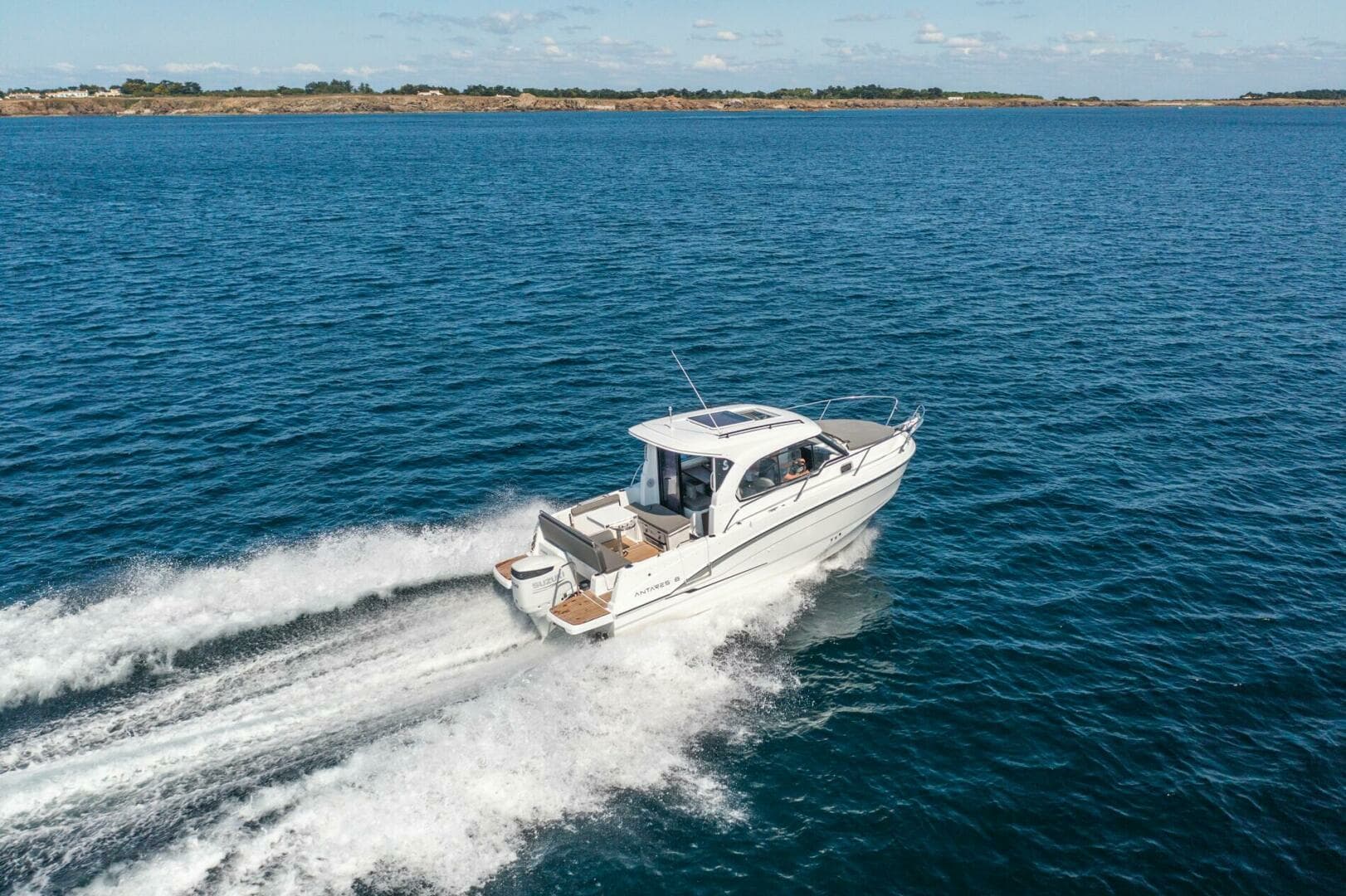 2025 Beneteau Antares 8 - Image 4