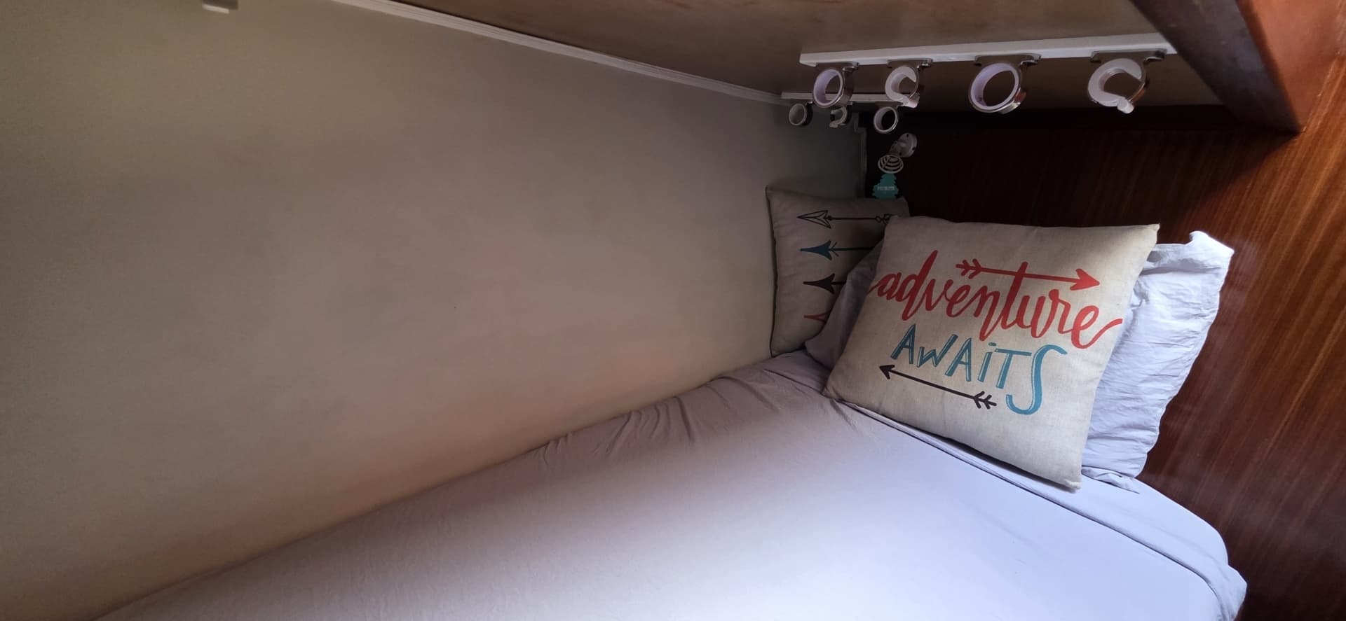 1989 Hatteras 52 Convertible - Image 32