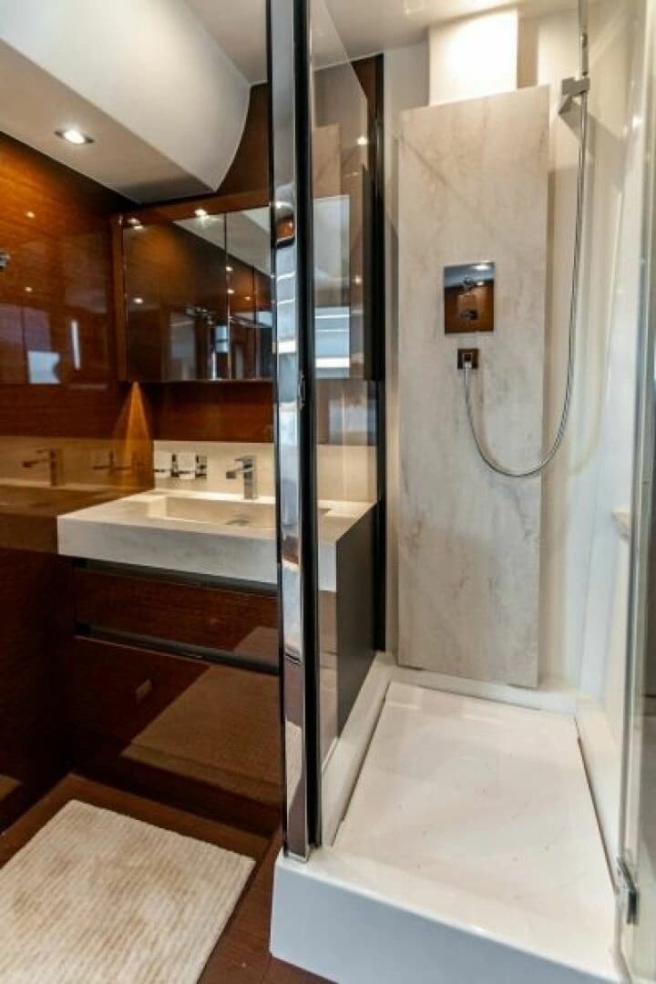 2020 Prestige 630 Flybridge - Image 29