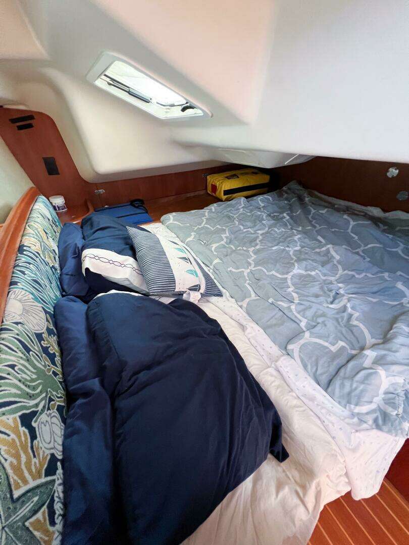 2002 Hunter 356 - Image 14