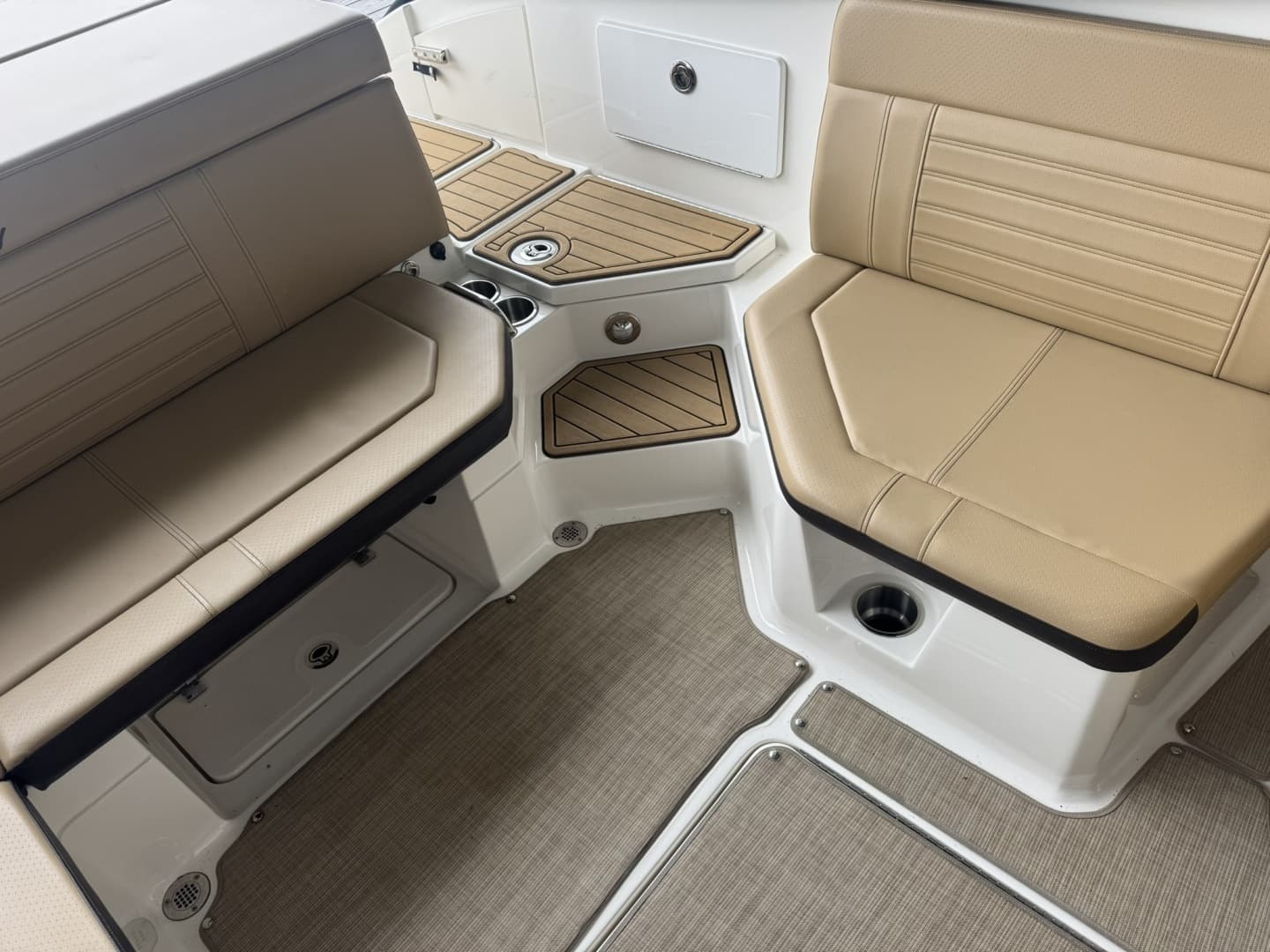 2020 Sea Ray SPX230 - Image 4