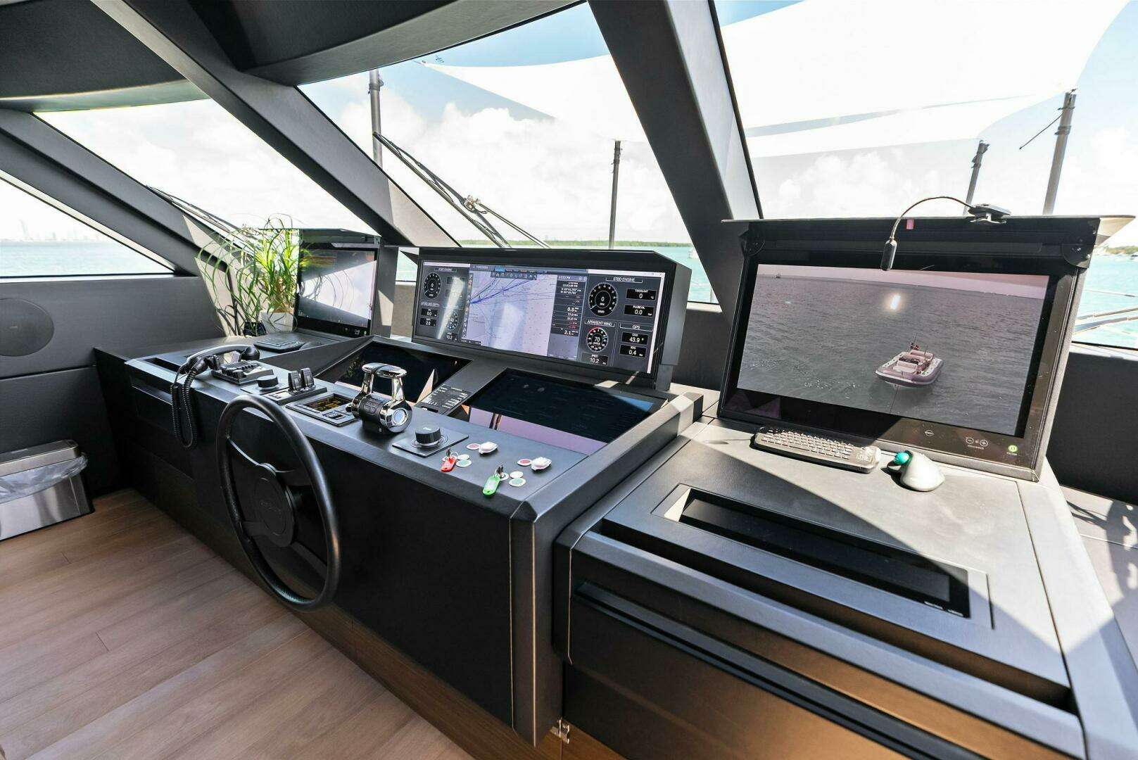 2023 Custom Line 33 Navetta - Image 103