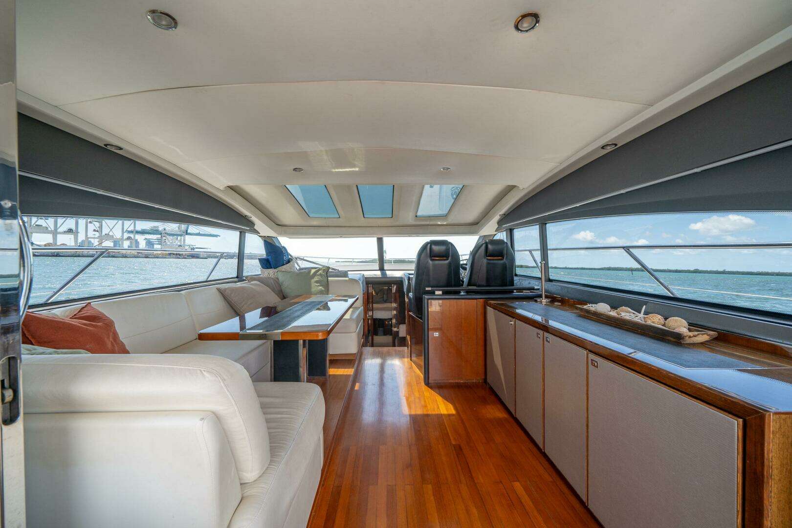 2012 Princess V52 - Image 13