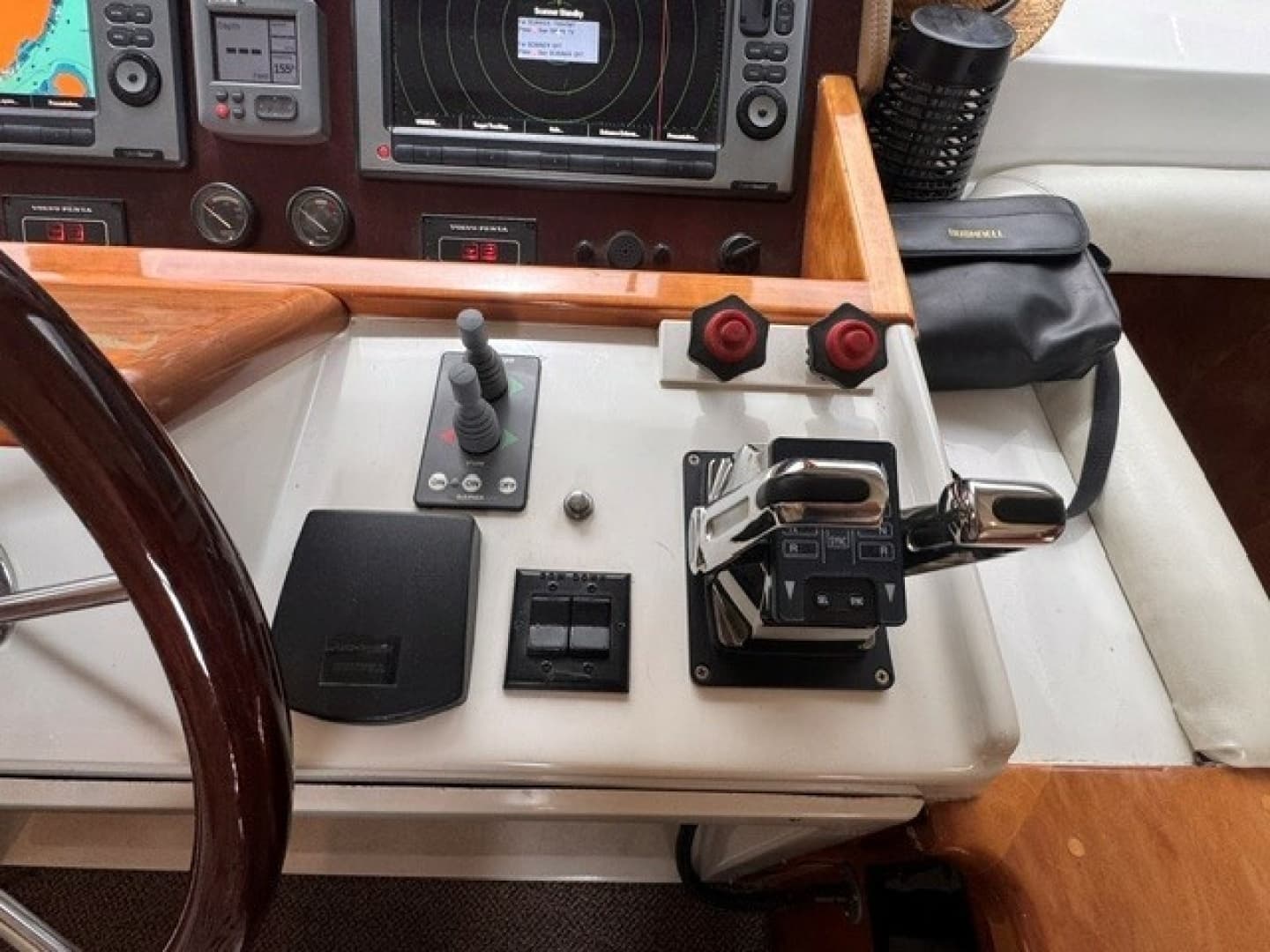 2001 Navigator Classic 48 - Image 20