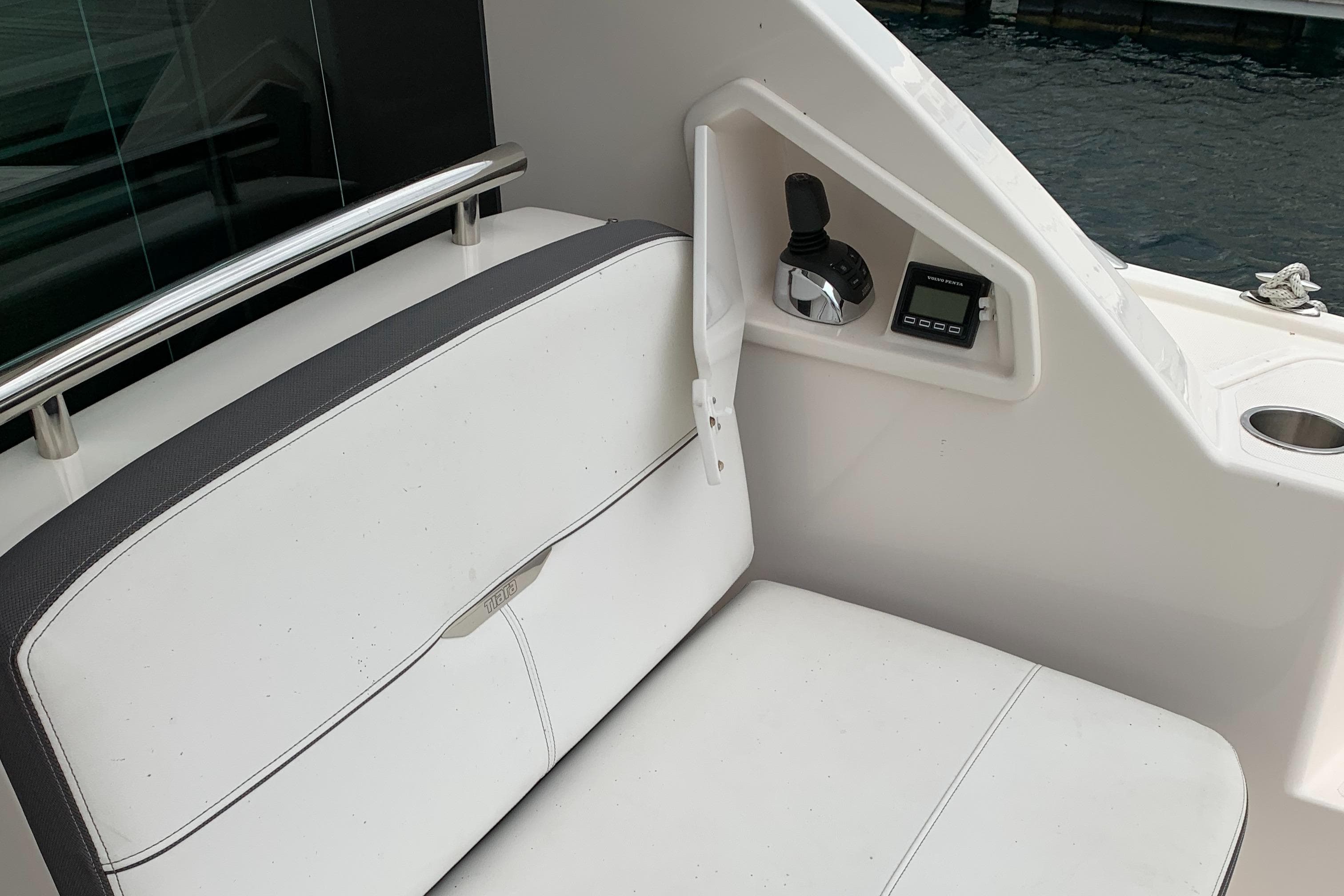 Stbd aft facing control