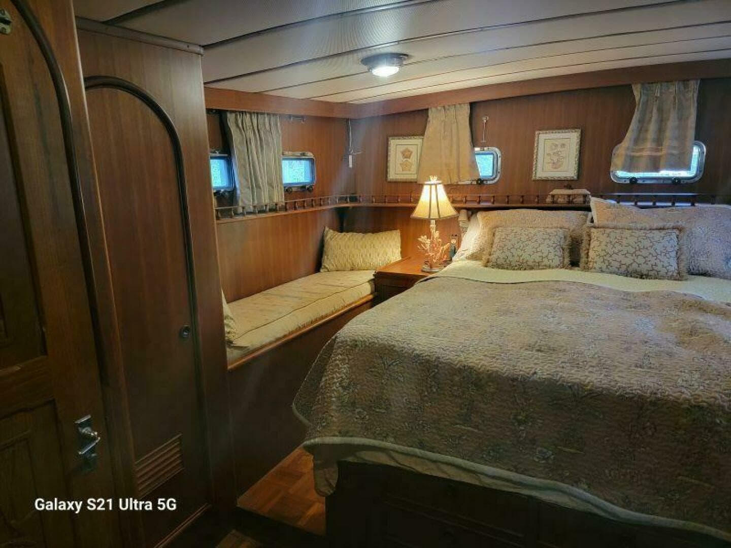 1987 Marine Trader Wide Body - Image 80
