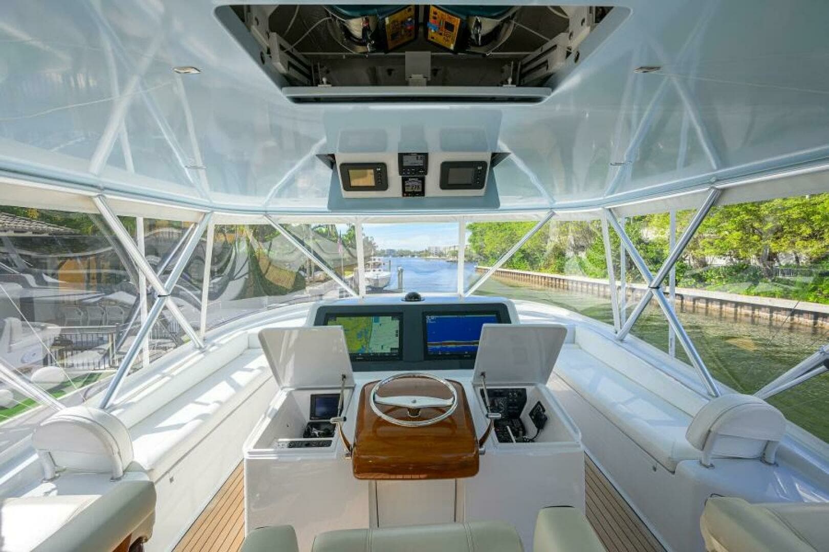 2008 Viking 60 Convertible - Image 17