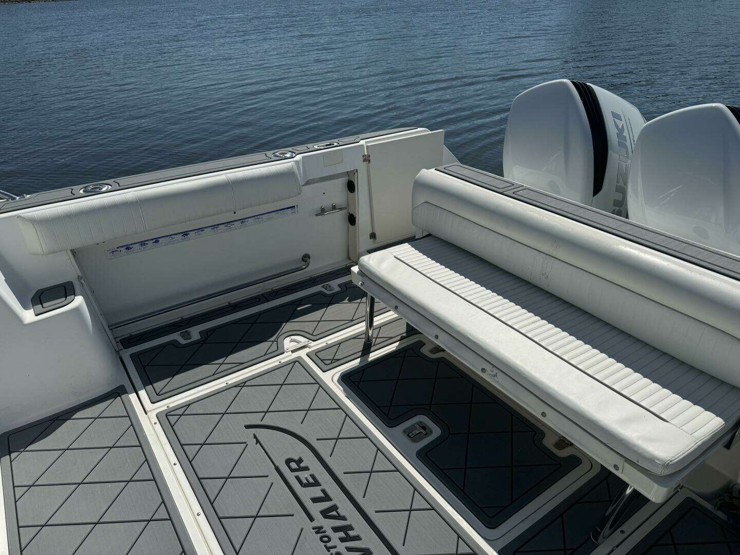 2002 Boston Whaler 275 Conquest - Image 9