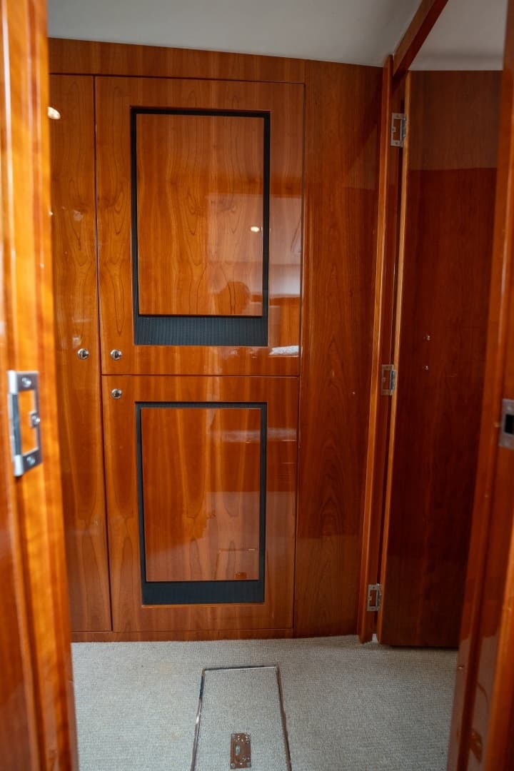 2016 Riviera 5000 Sport Yacht - Image 76