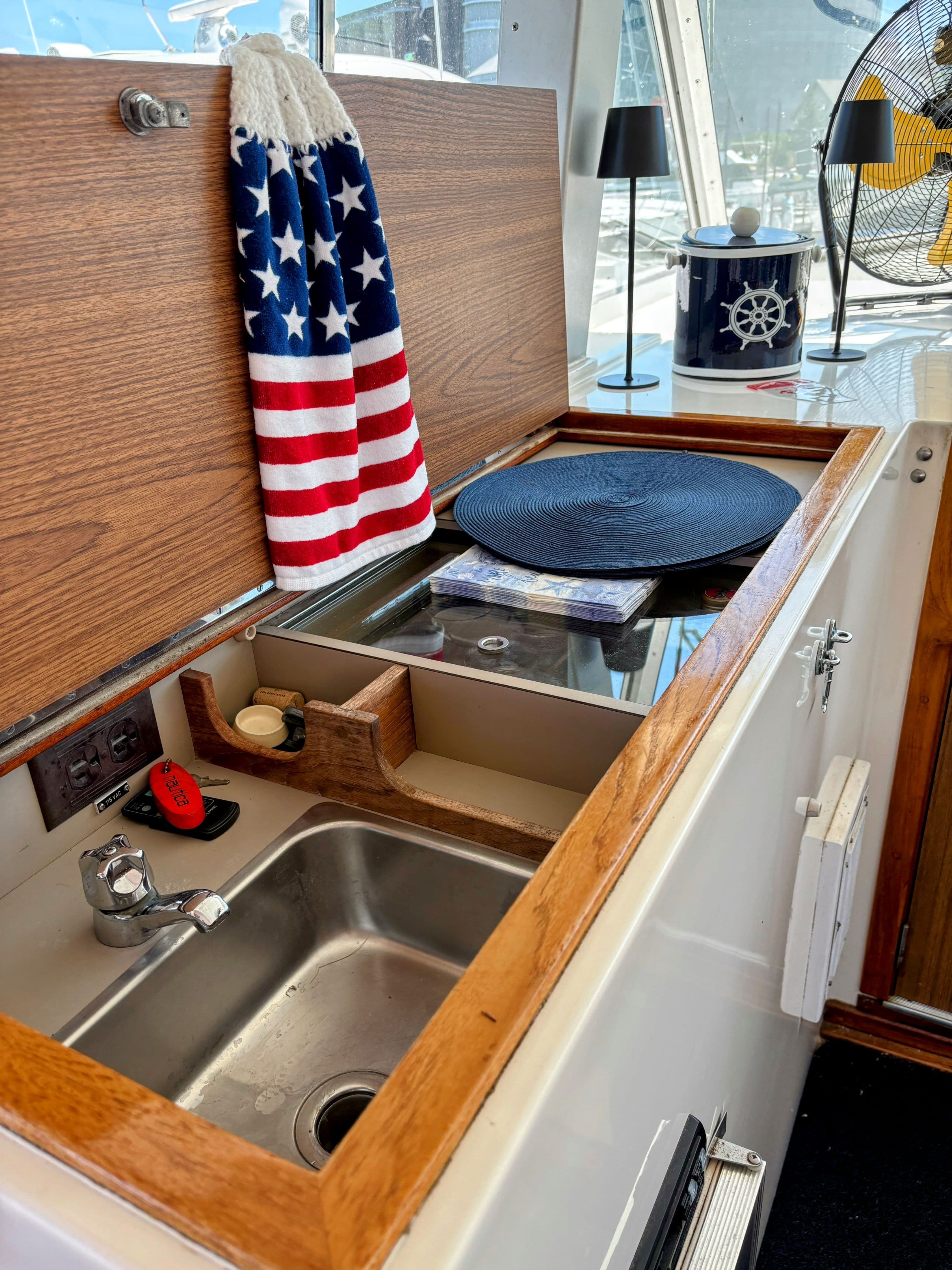 1977 Bertram 42 Motor Yacht - 25