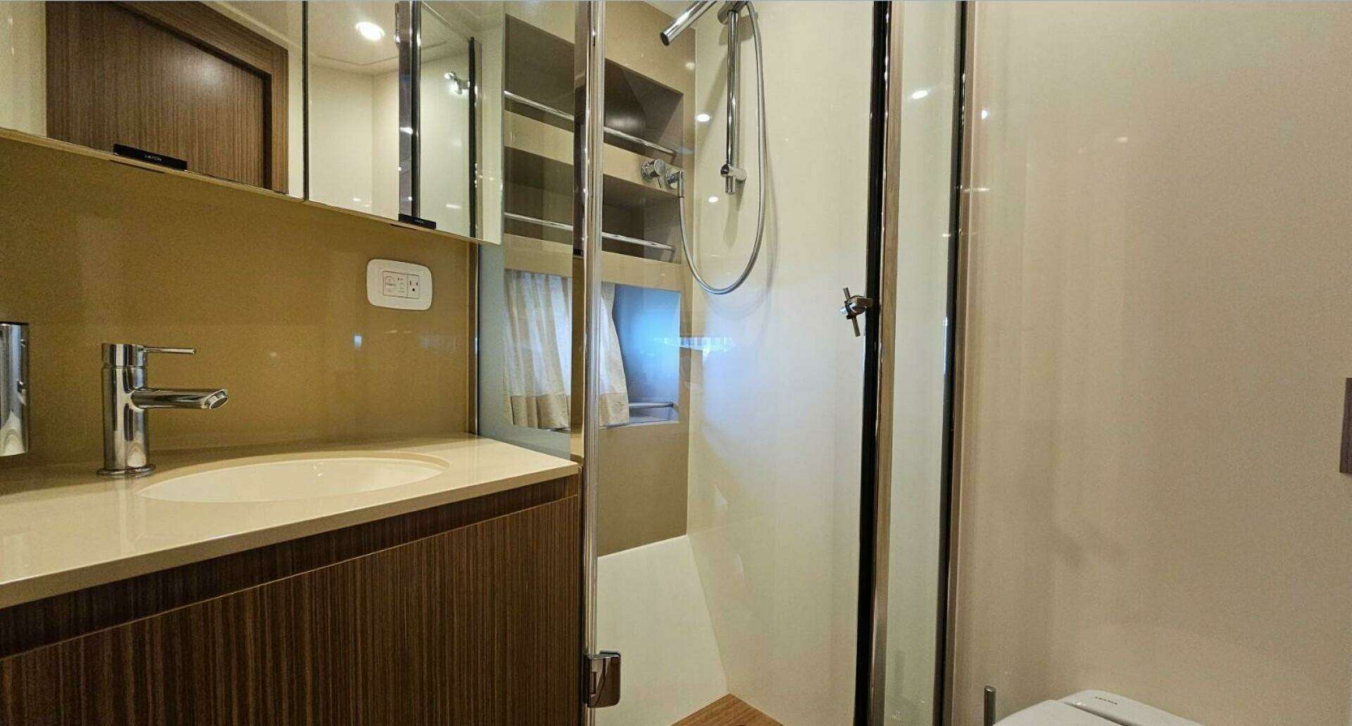 2015 Azimut Atlantis 50 - Image 27
