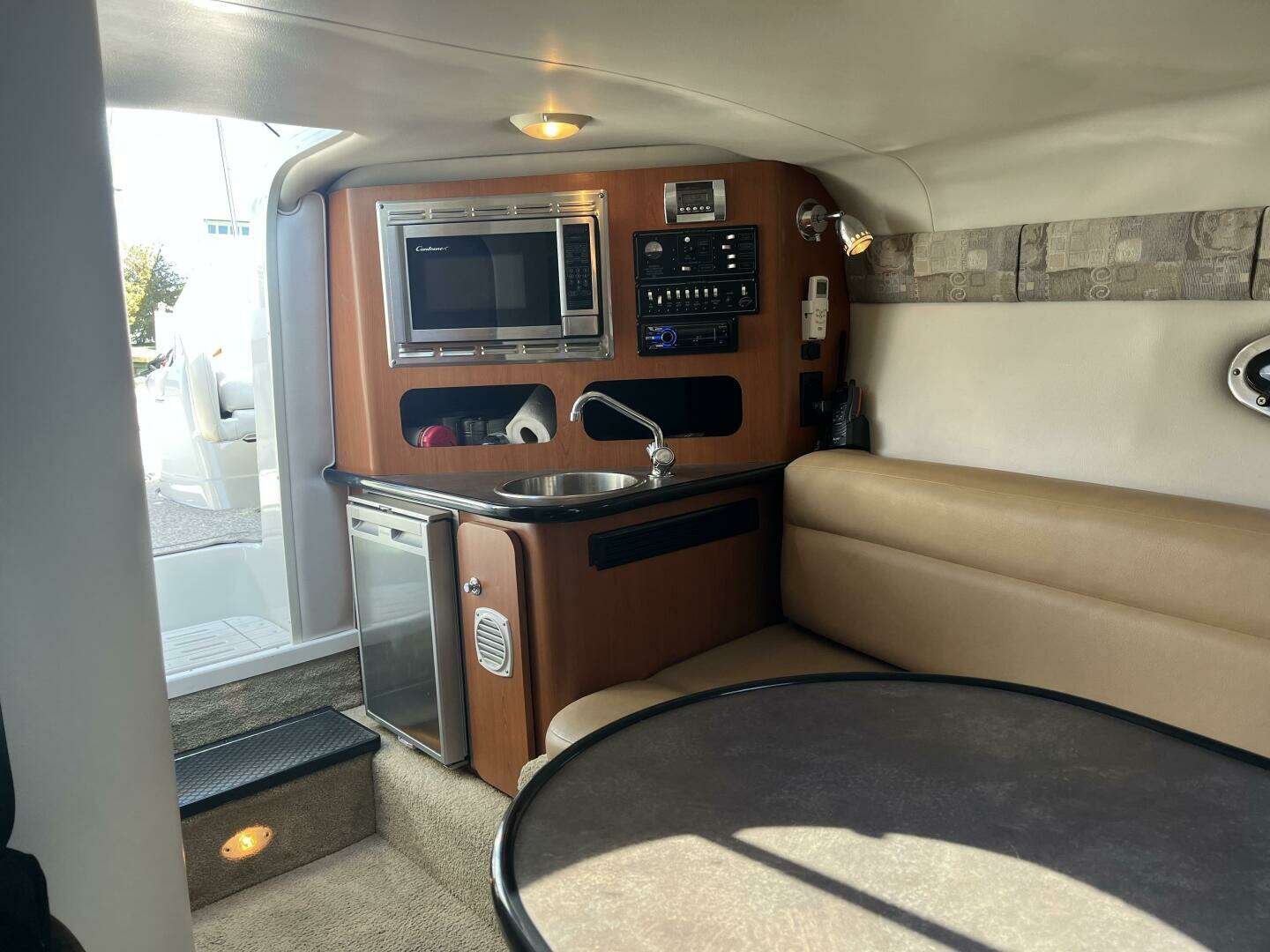 2011 Crownline — - Image 13