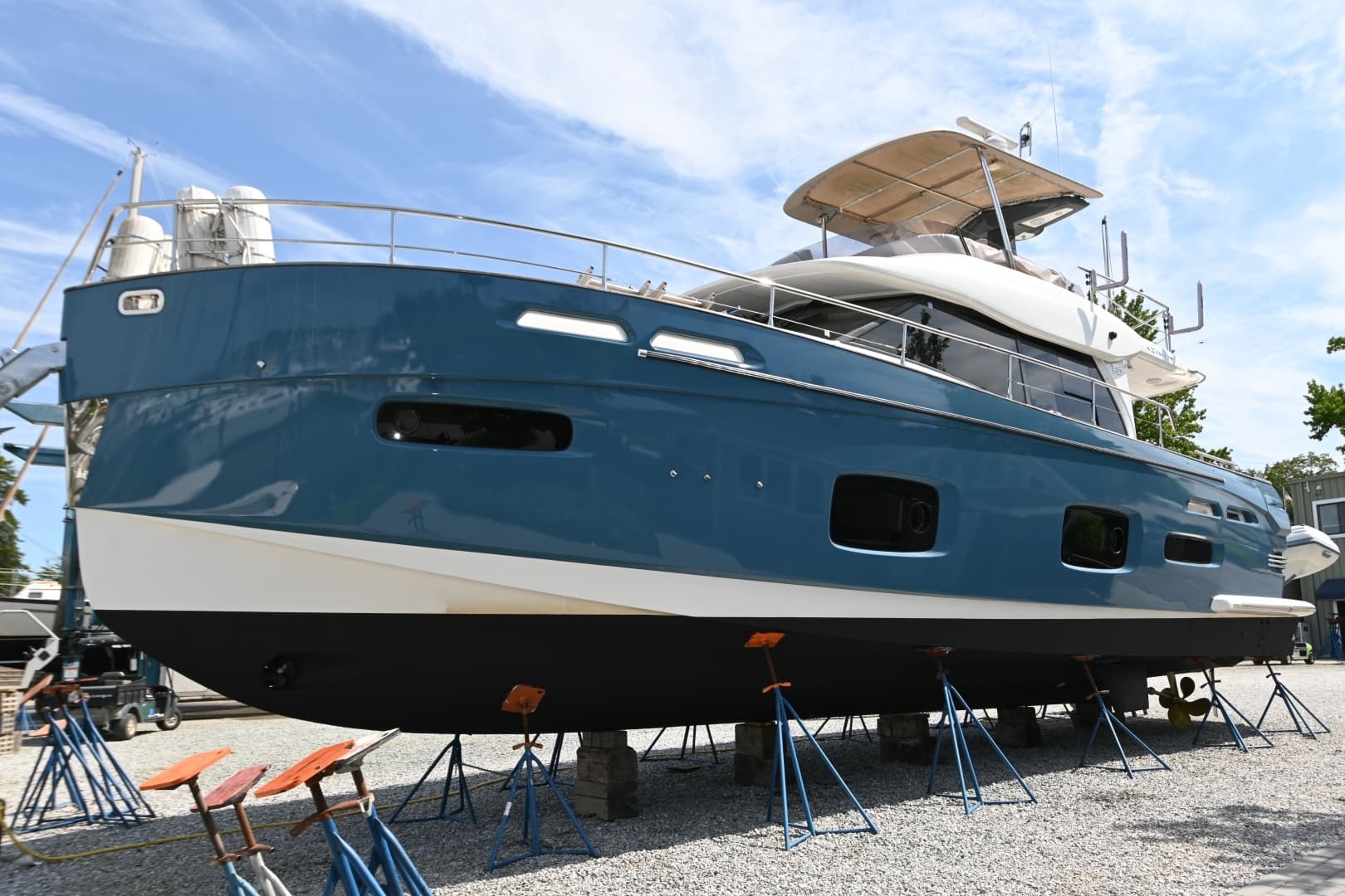 2014 Azimut Magellano 50 - Image 2