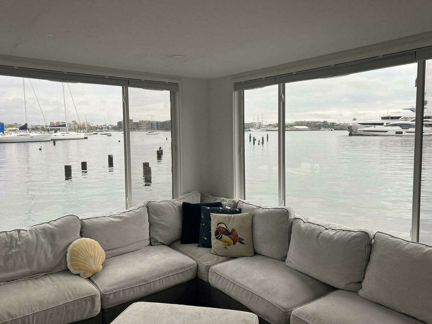 1981 Sumerset Houseboat - Image 5