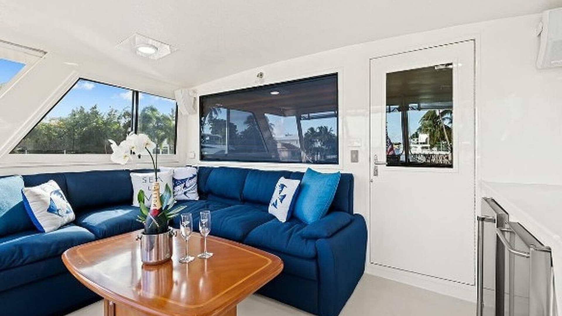 1989 Hatteras Motor Yacht - Image 28