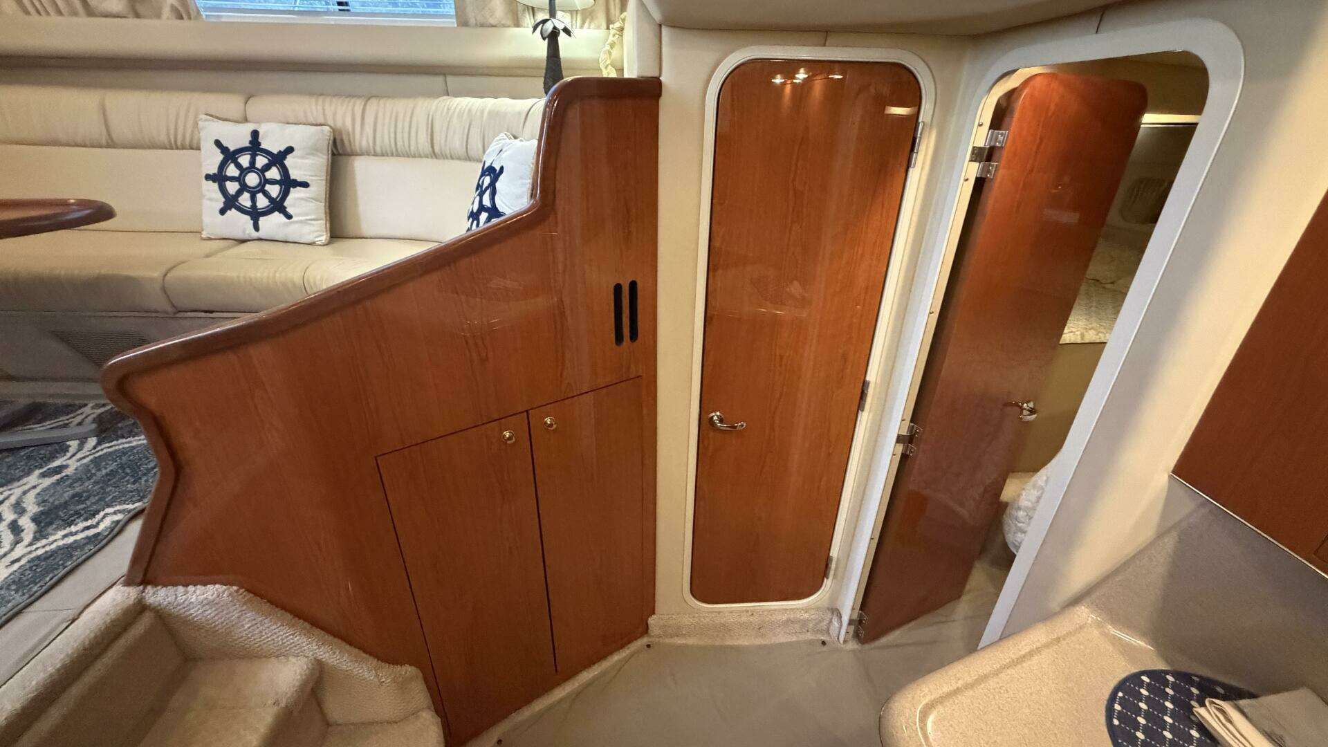 2000 Sea Ray 380 Aft Cabin - Image 34