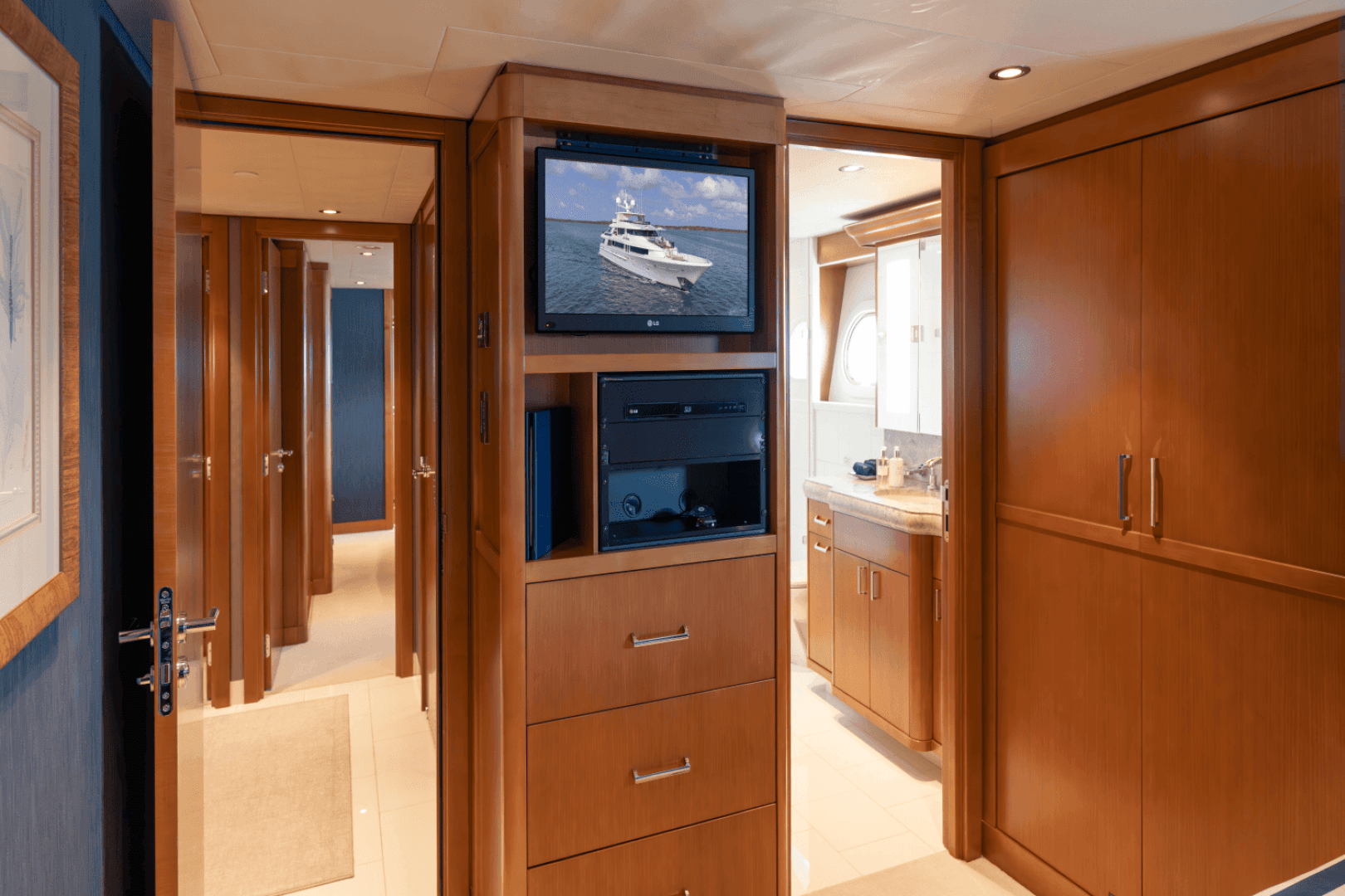 2014 Westport 40M - Image 81