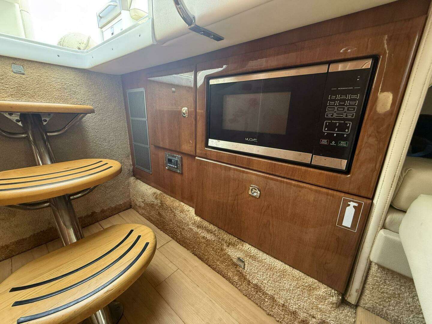 2016 Formula 330 Crossover Bowrider - Image 19