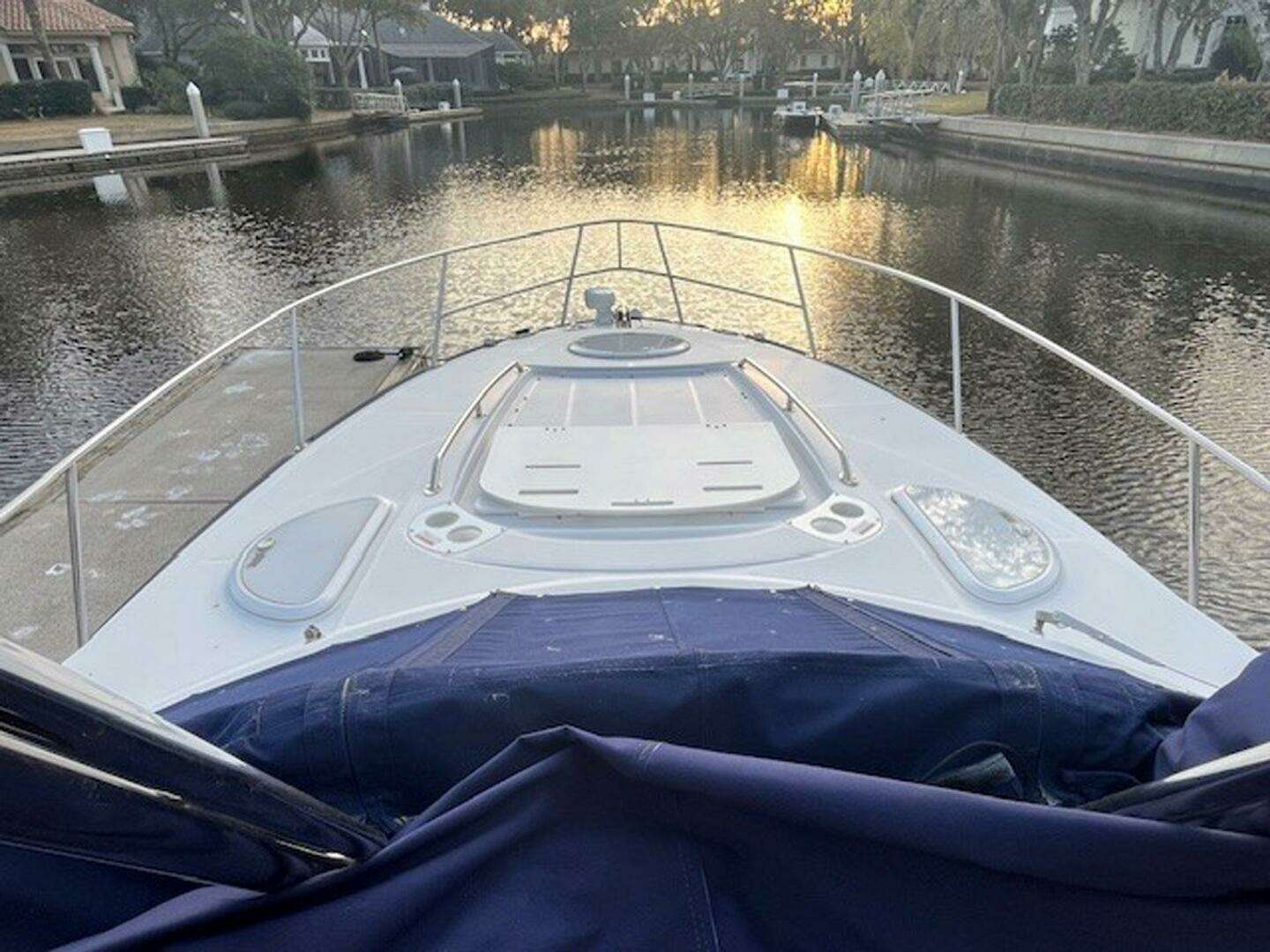 2018 Monterey 335 Sport Yacht - Image 12