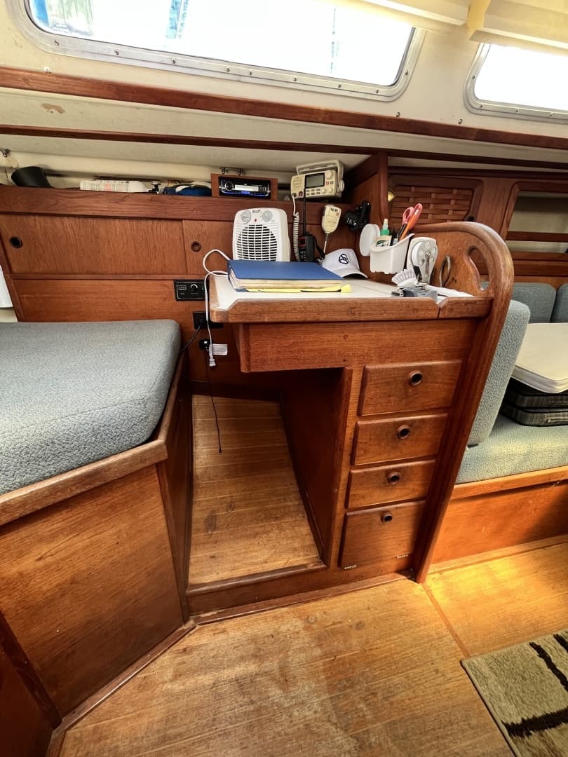1984 Sabre 34 - Image 8