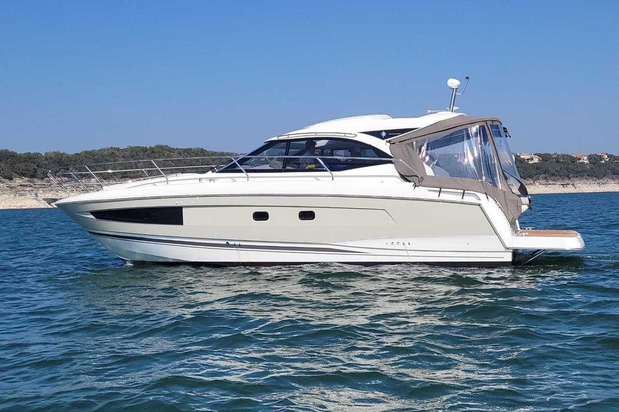 2017 Jeanneau Leader 36