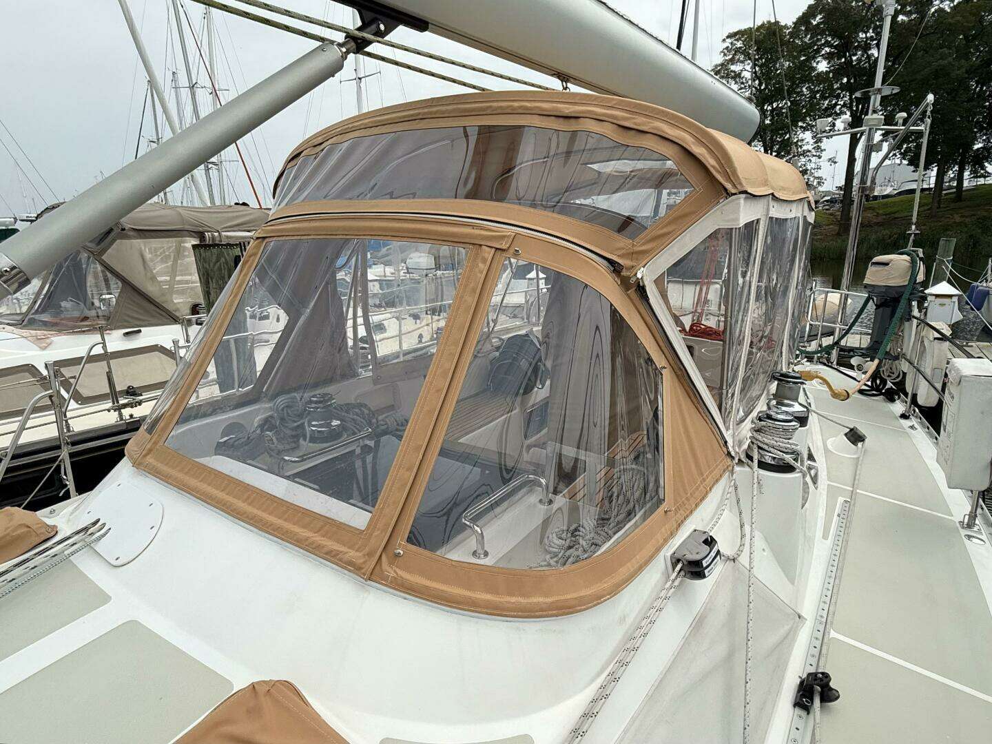 2008 Hylas 46 Center Cockpit - Image 14