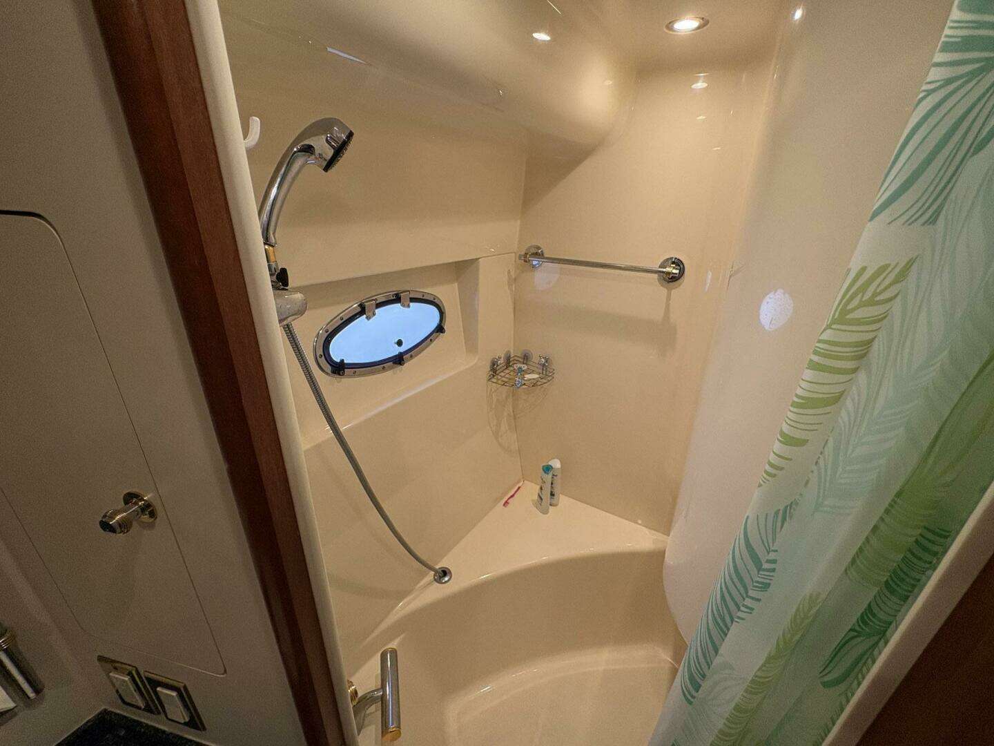 1999 Carver 530 Voyager Pilothouse - Image 43