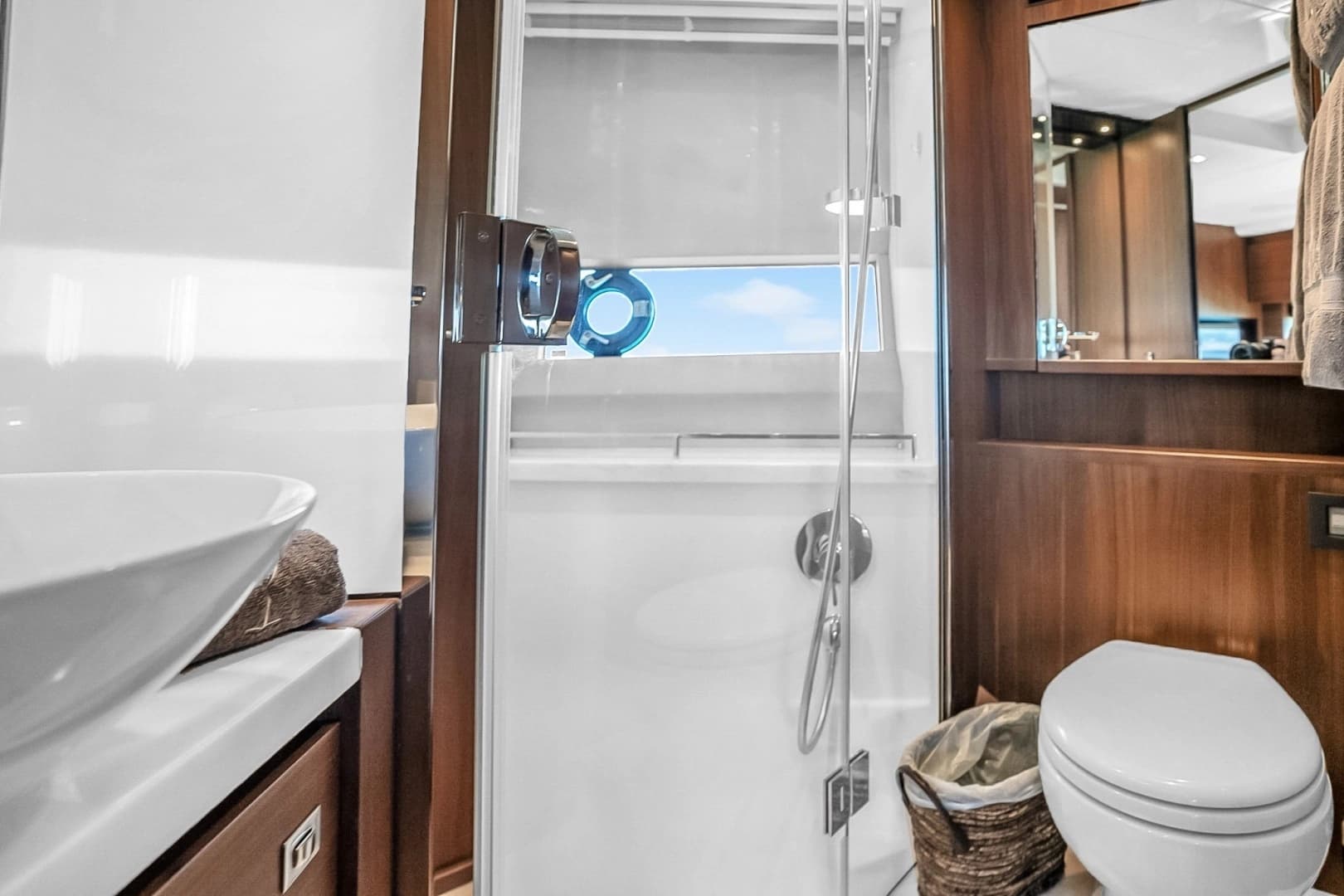 2016 Princess V58 - Image 47
