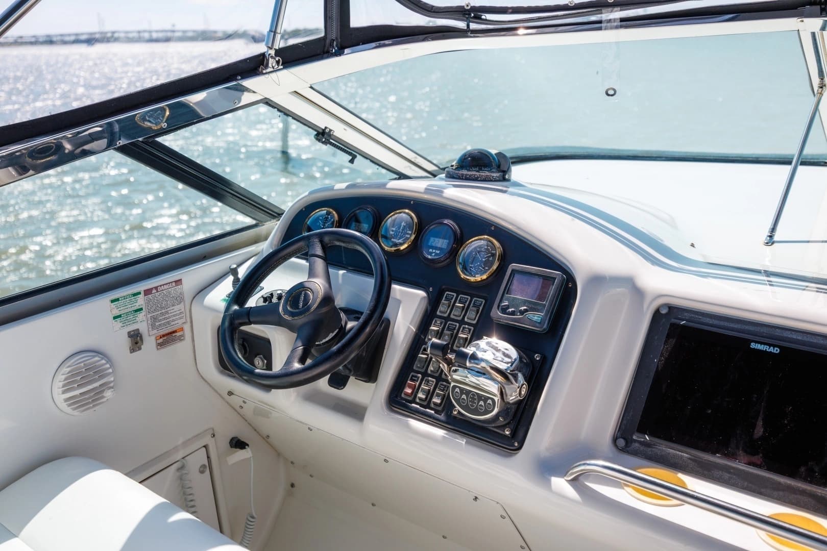 1999 Carver 530 Voyager - Image 4