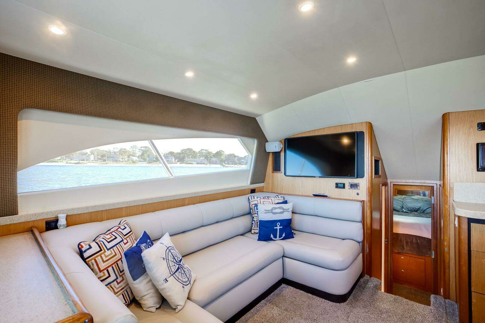 2007 Luhrs 36 Convertible - Image 11
