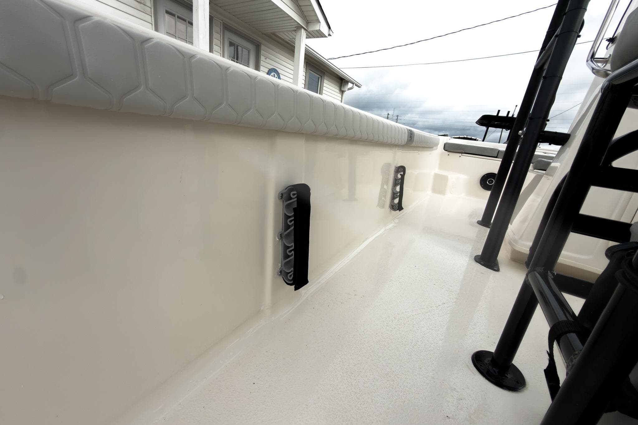 2026 Carolina Skiff 21 LS boat interior, showcasing sleek design and modern features.