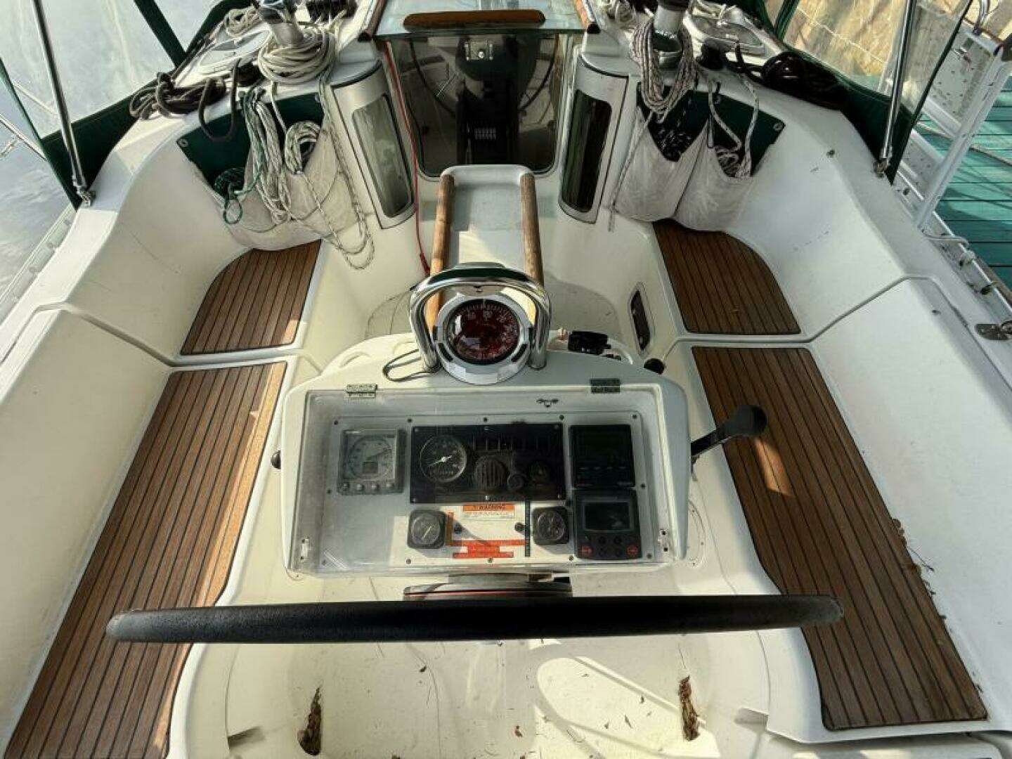 1998 Beneteau OCEANIS 352 - Image 7