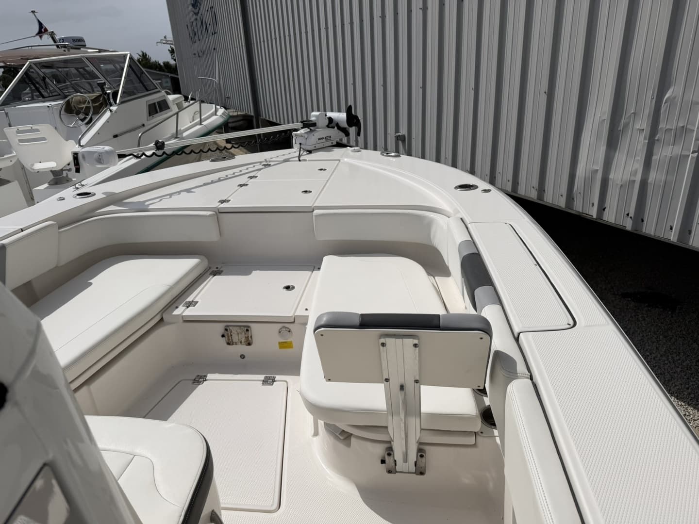 2023 Robalo — - Image 25