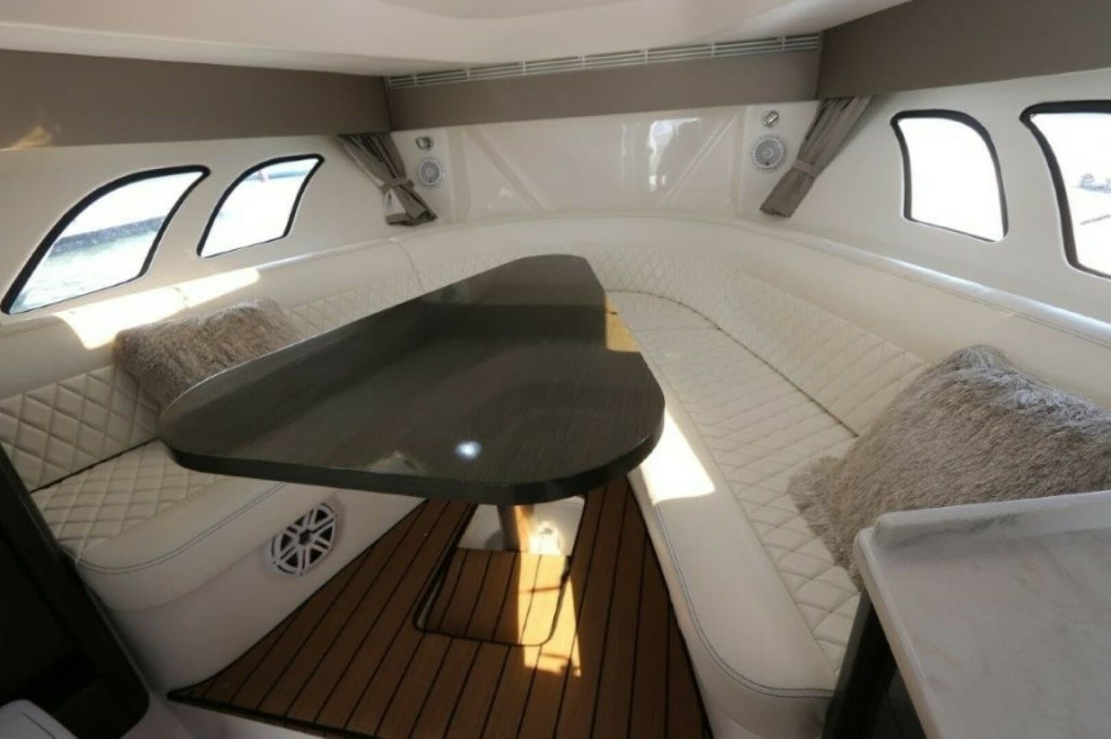 2019 Intrepid 475 Sport Yacht - Image 39