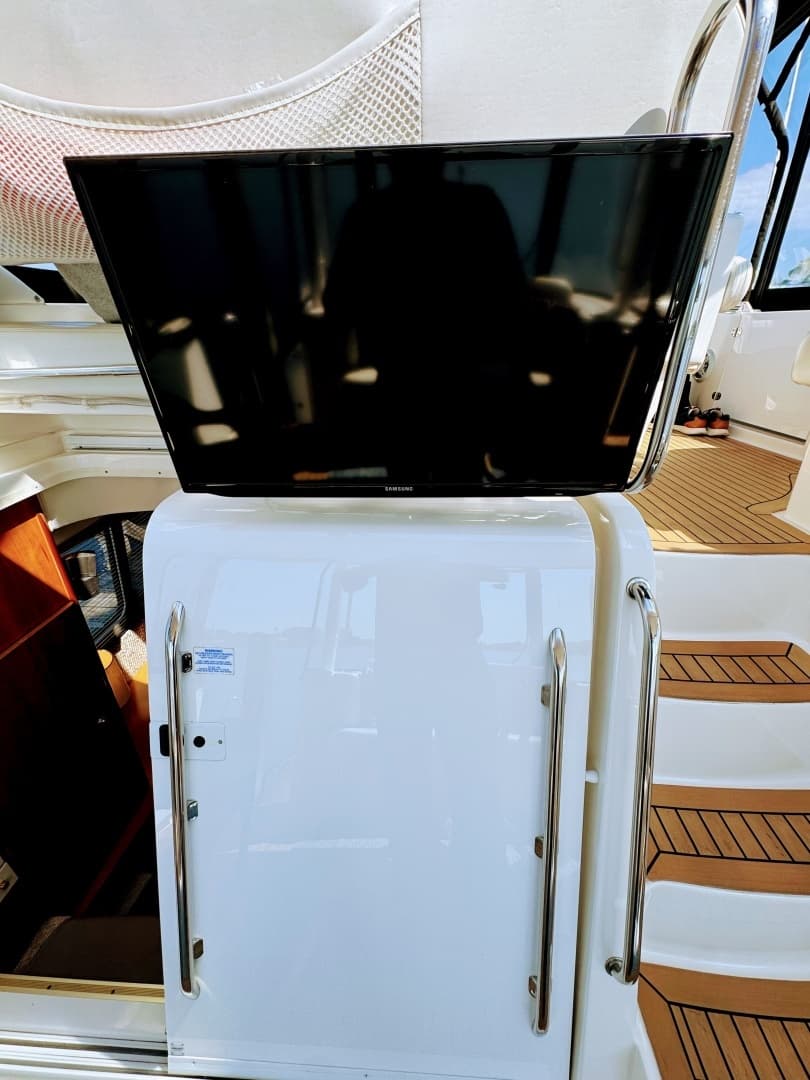 2002 Silverton 39 Motor Yacht - Image 29
