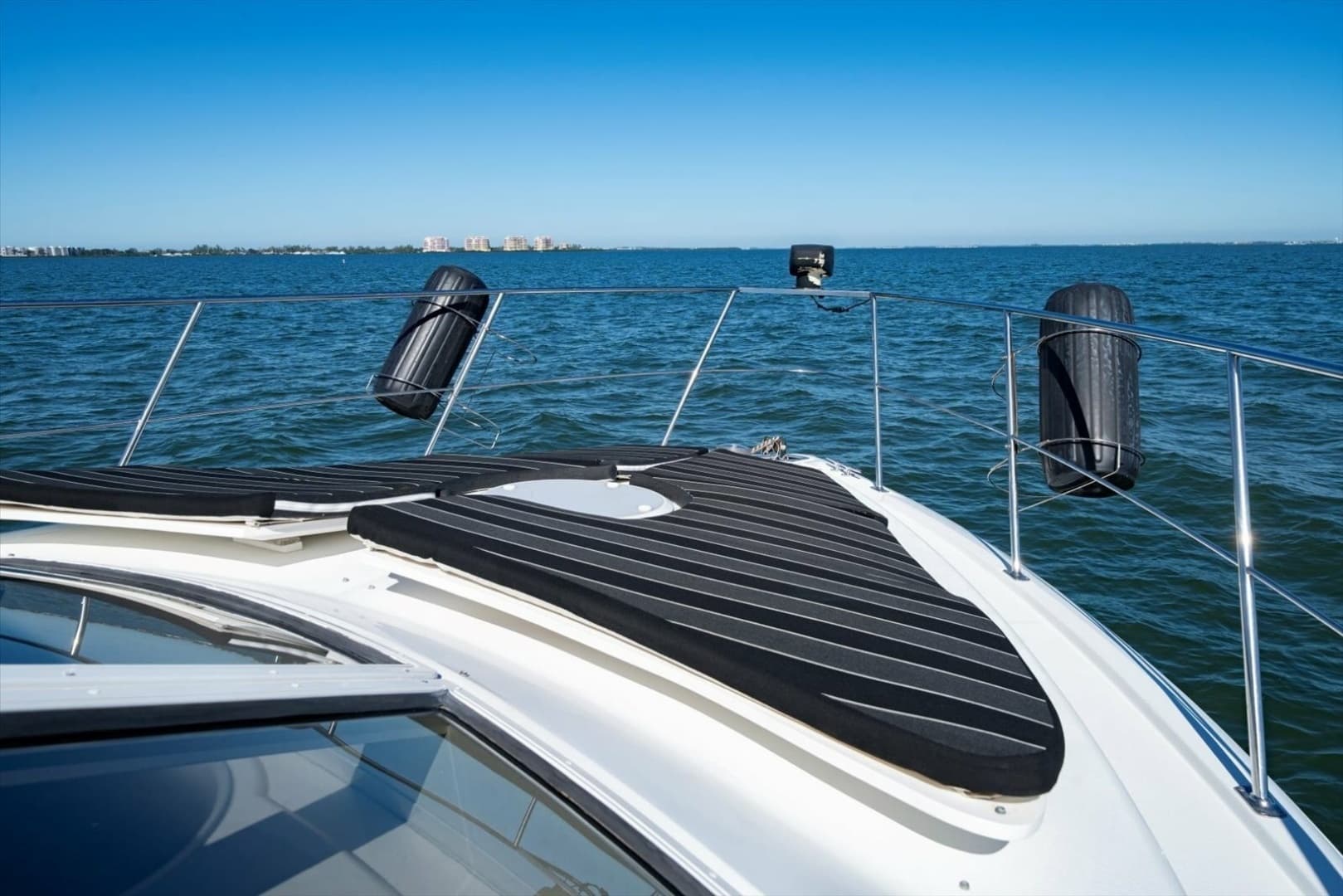 1998 Carver 455 Aft Cabin MY - Image 10