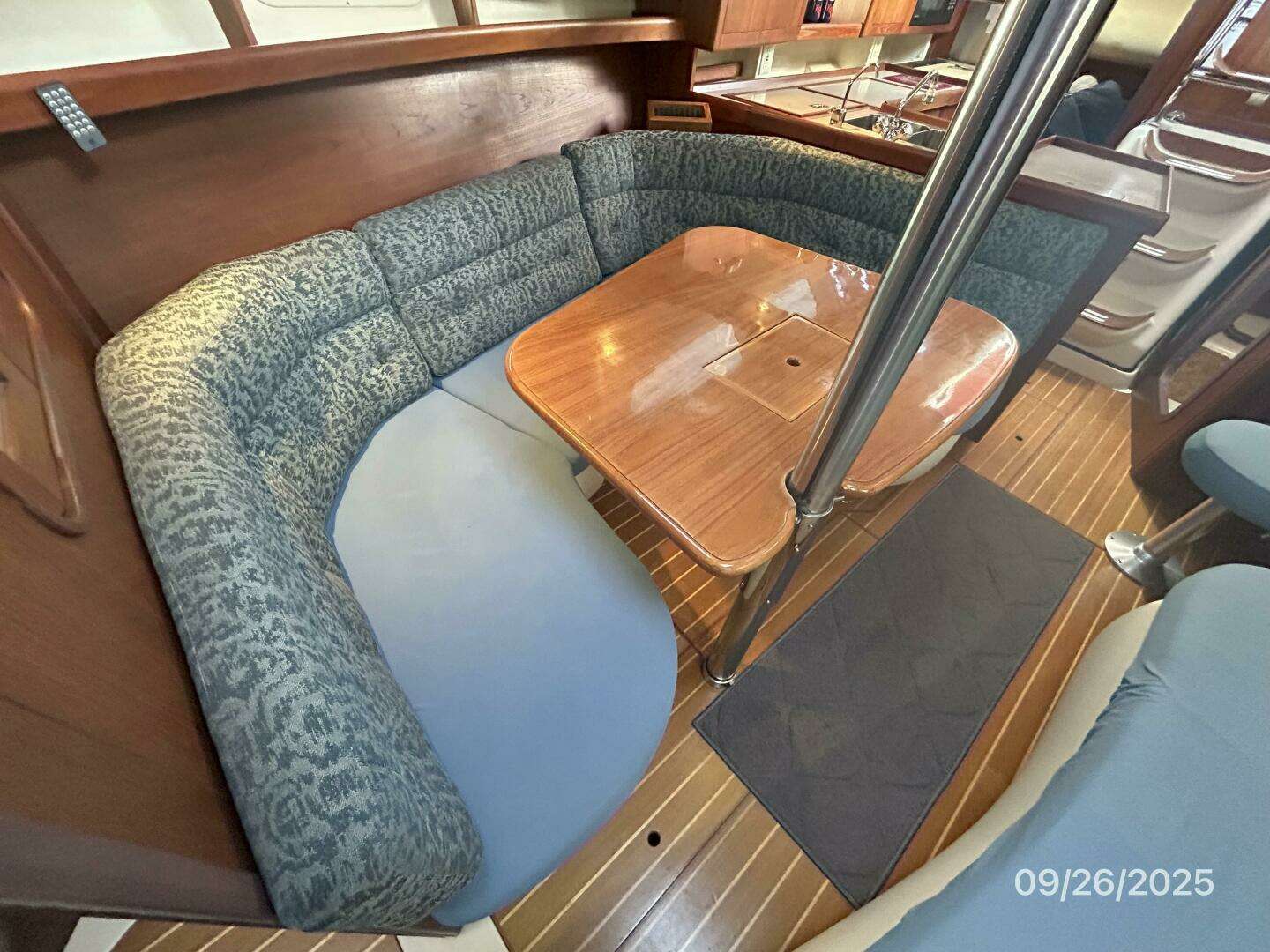 1998 Hunter 376 - Image 50