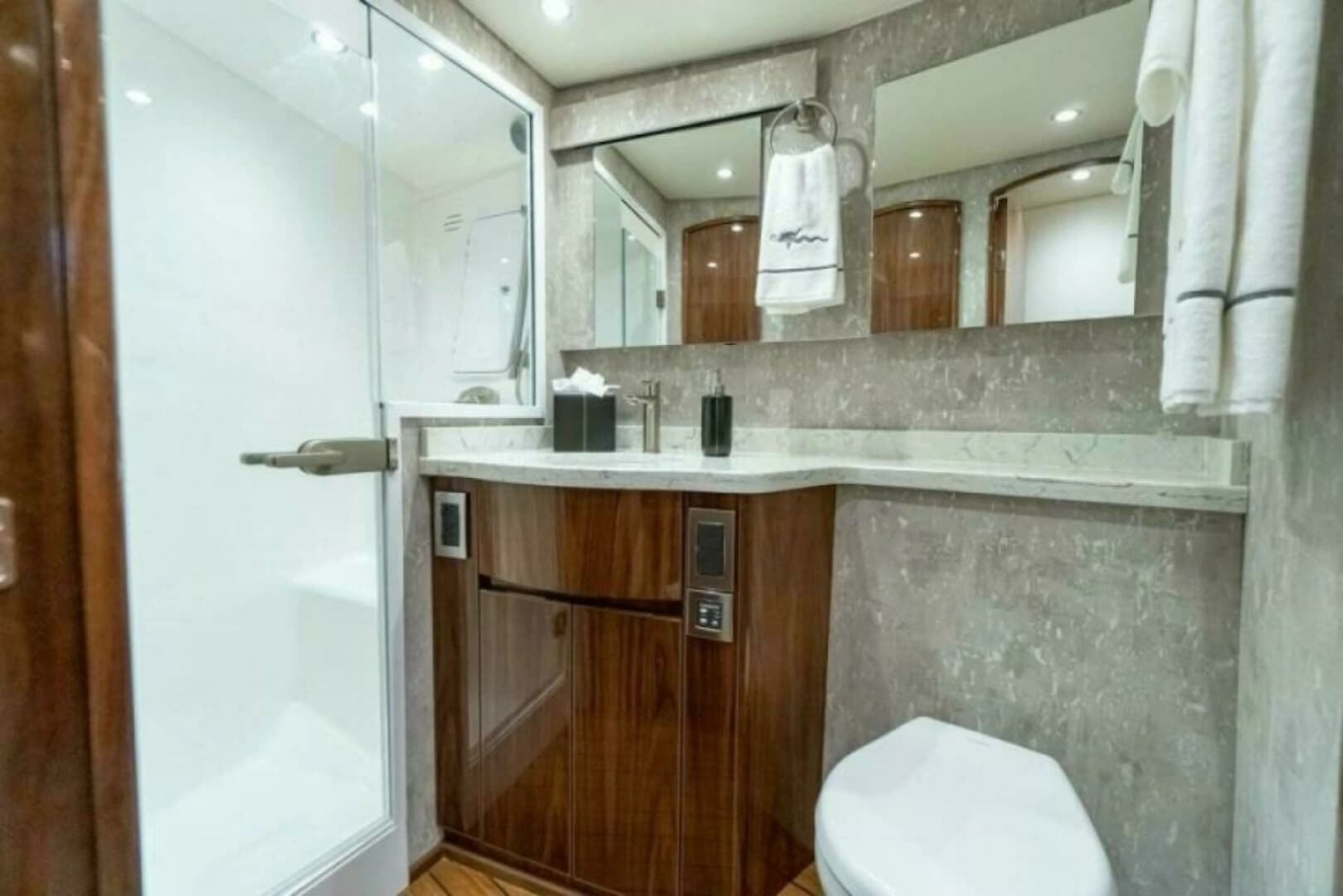 2027 Viking 54 Convertible - Image 10