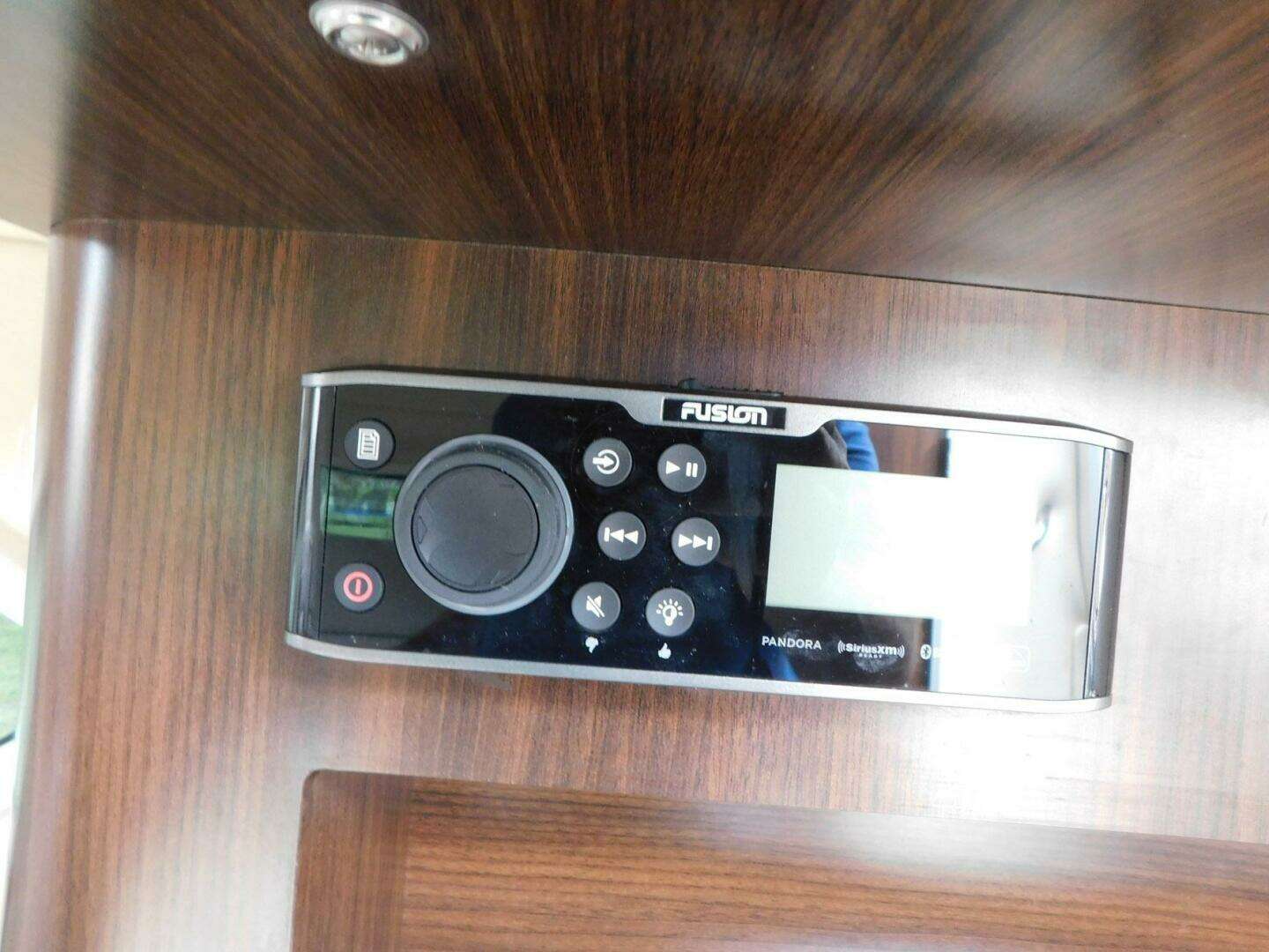2018 Regal 26 Express - Image 18