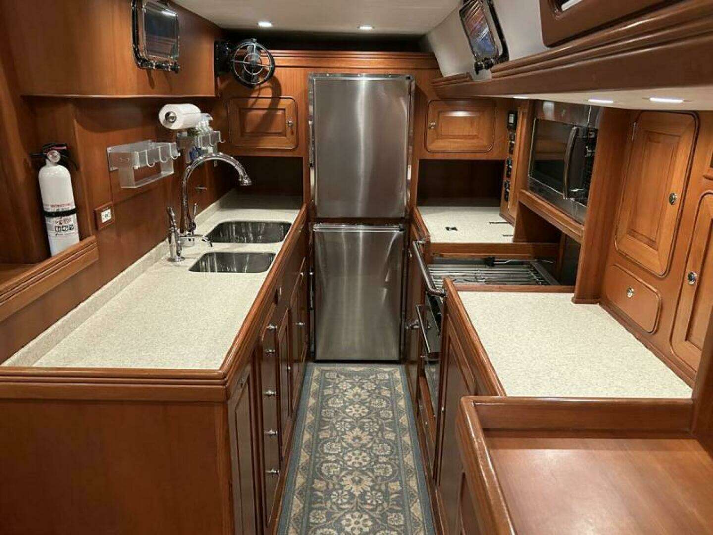 2011 Hylas 70 - Image 36